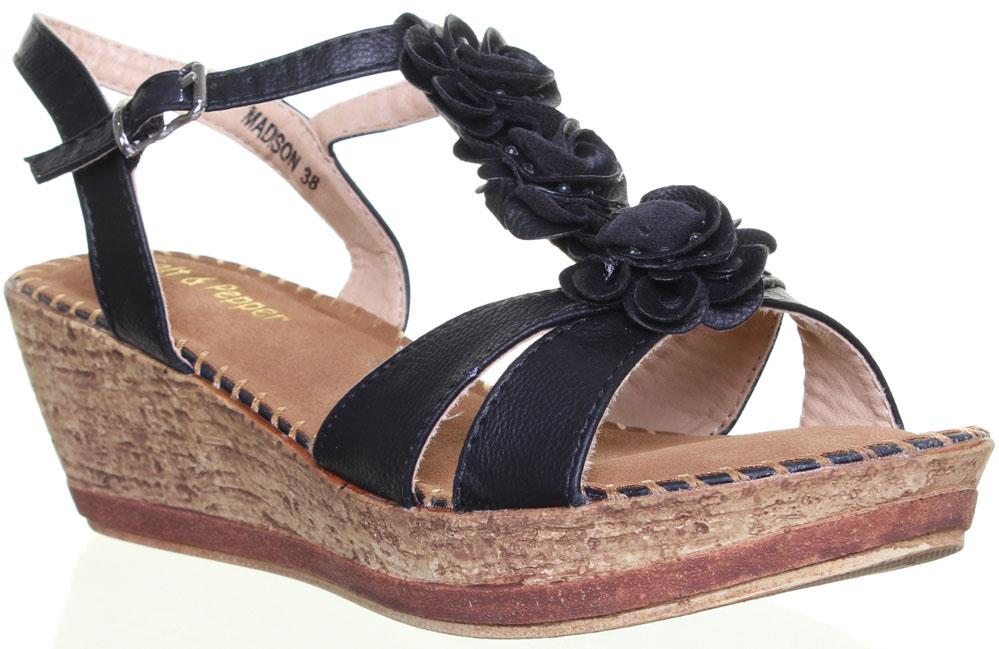 Женские удобные босоножки на легкой танкетке с ремешком на щиколотке черного цвета Размер UK 2- 8 7390₽