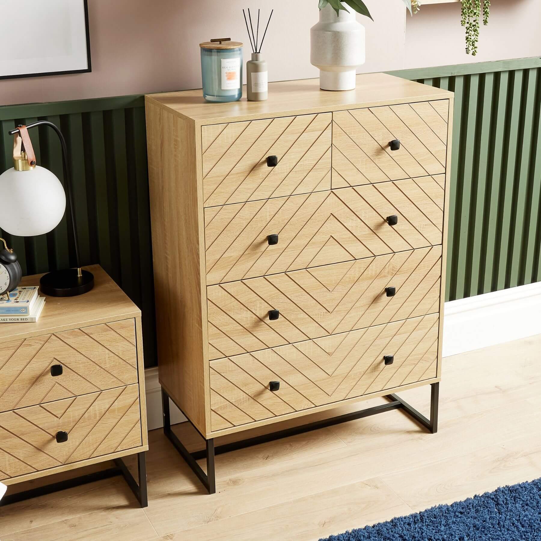 Chest 5/6 Drawers Aztec Design Oak Effect Metal Legs Bedroom Storage Furniture - Picture 3 of 17