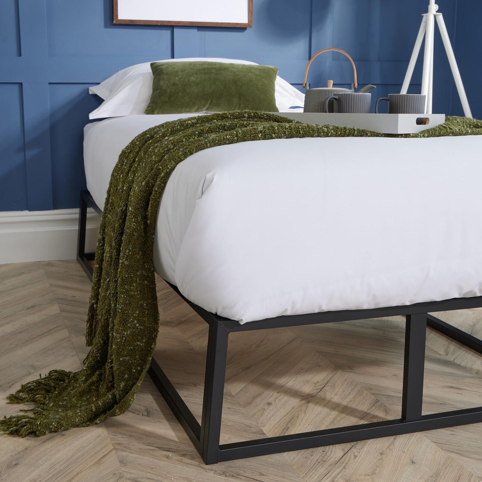 Contemporary Single / Double Platform Bed Black Metal Frame With Slatted Support - Picture 26 of 30