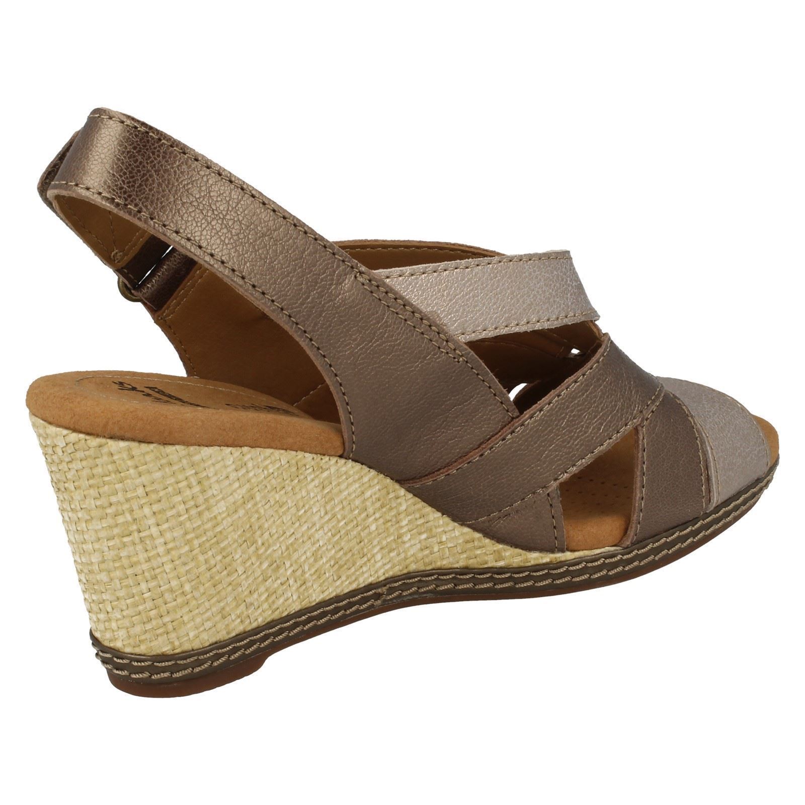 Onorevoli Clarks stretto stretto Clarks Sandali HELIO CORALLO c3589e Onorevoli Clarks stretto stretto Clarks Sandali HELIO CORALLO c3589e