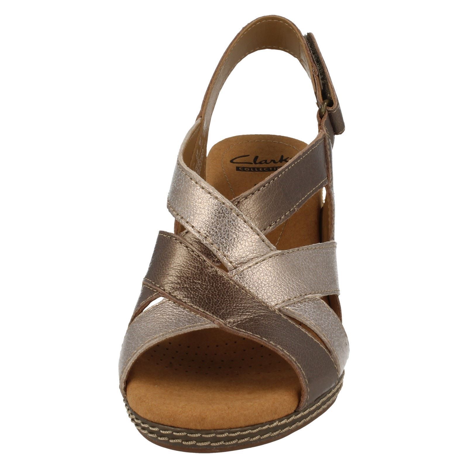 Onorevoli Clarks stretto stretto Clarks Sandali HELIO CORALLO c3589e Onorevoli Clarks stretto stretto Clarks Sandali HELIO CORALLO c3589e