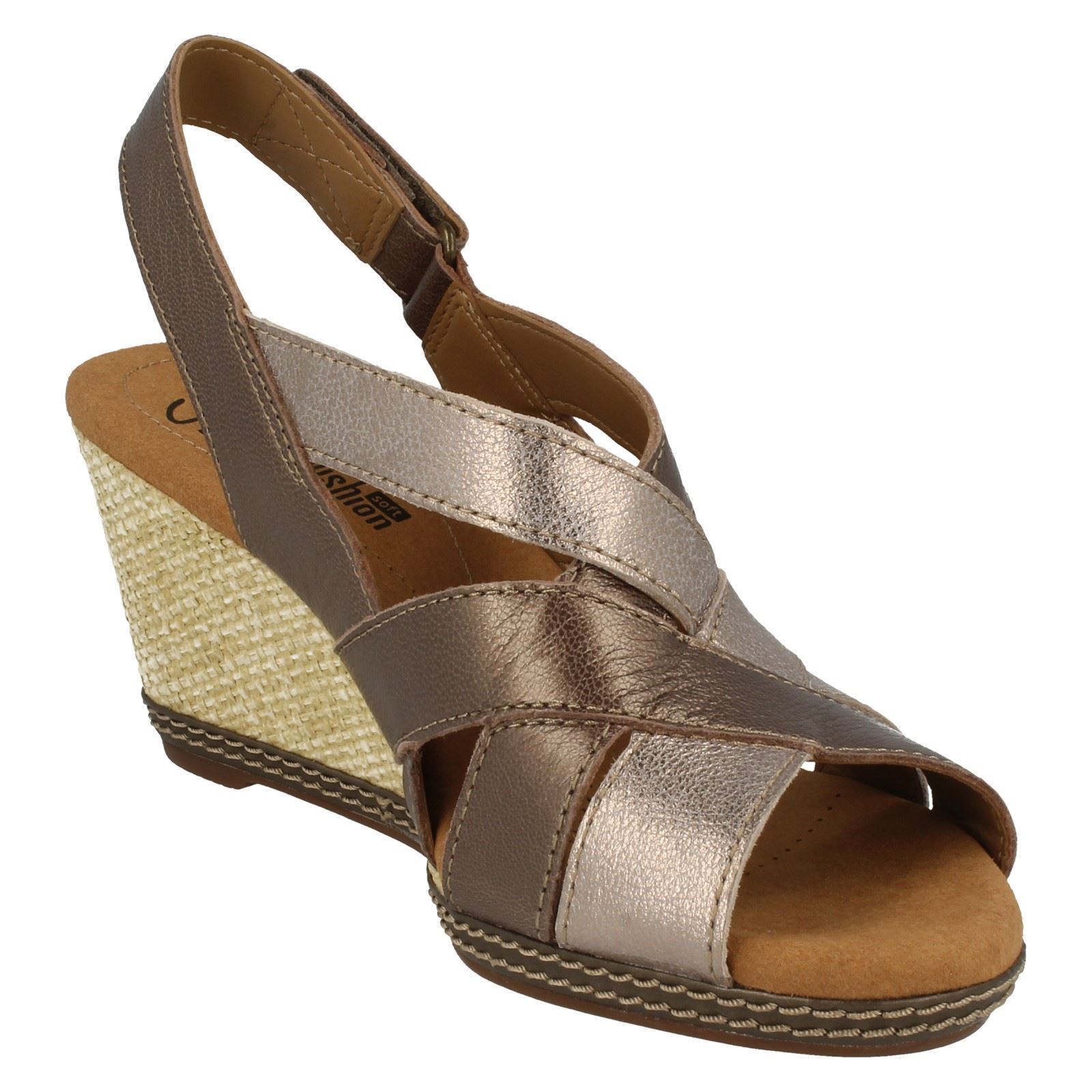 Onorevoli Clarks stretto stretto Clarks Sandali HELIO CORALLO c3589e Onorevoli Clarks stretto stretto Clarks Sandali HELIO CORALLO c3589e