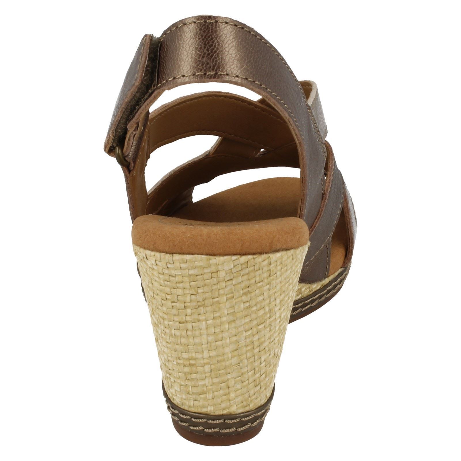Onorevoli Clarks stretto stretto Clarks Sandali HELIO CORALLO c3589e Onorevoli Clarks stretto stretto Clarks Sandali HELIO CORALLO c3589e