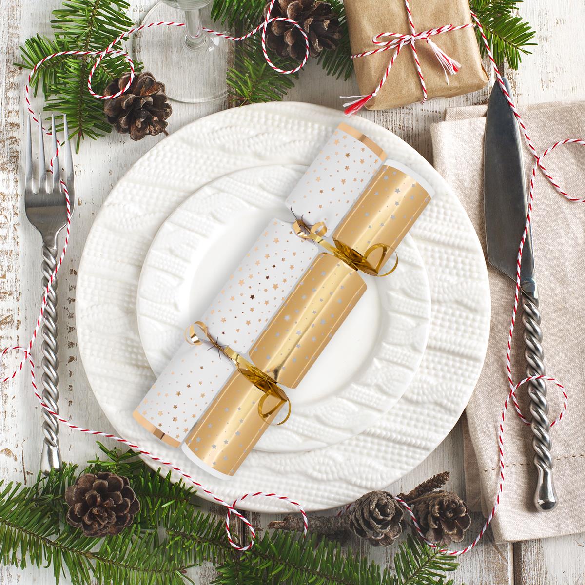 Catering Christmas Crackers Pack of 50 Gold Silver Party Wedding Hats Gifts - Picture 4 of 17