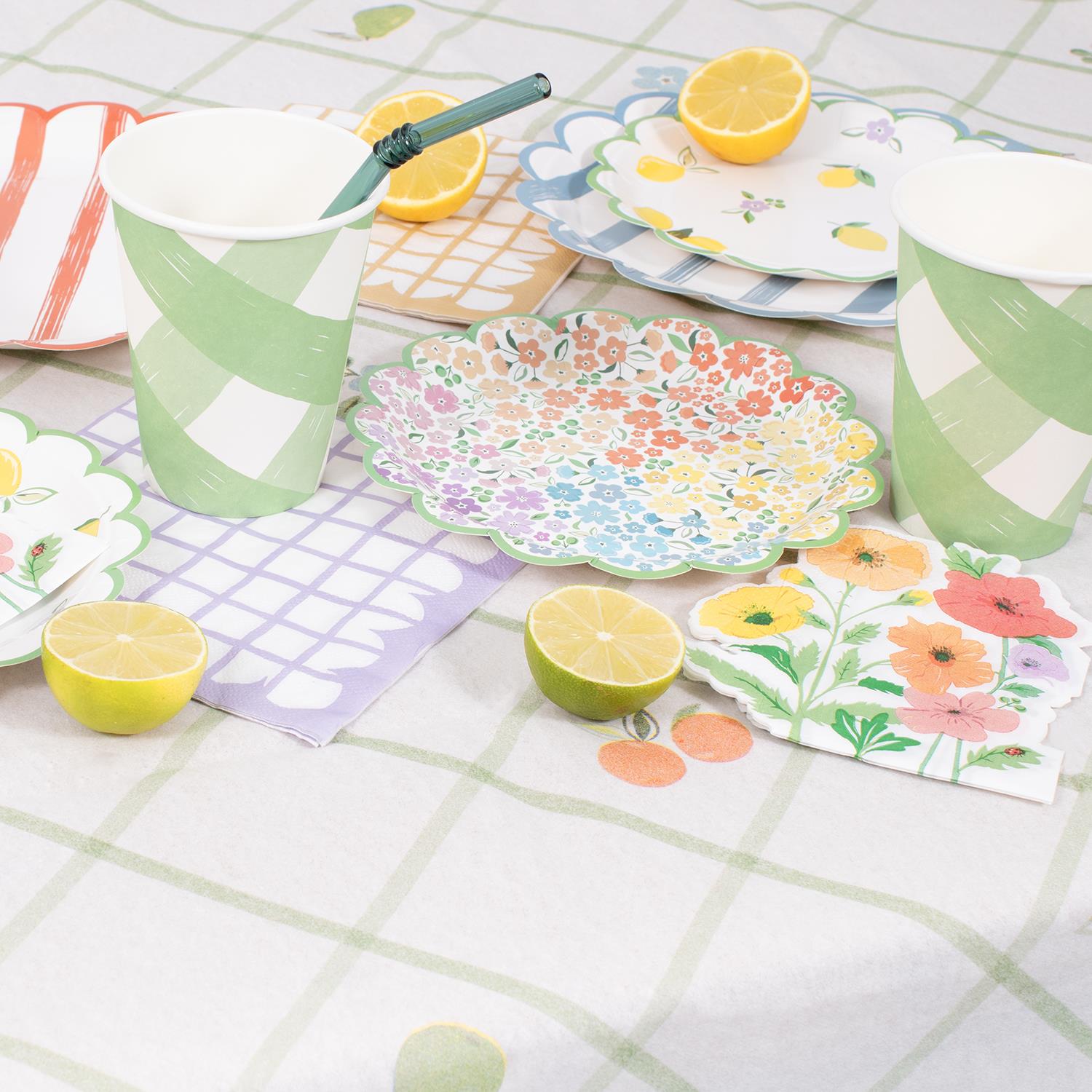 Pequeñas placas de papel con borde de vieira diseño floral limón cena picnic fiesta - Imagen 3 de 13