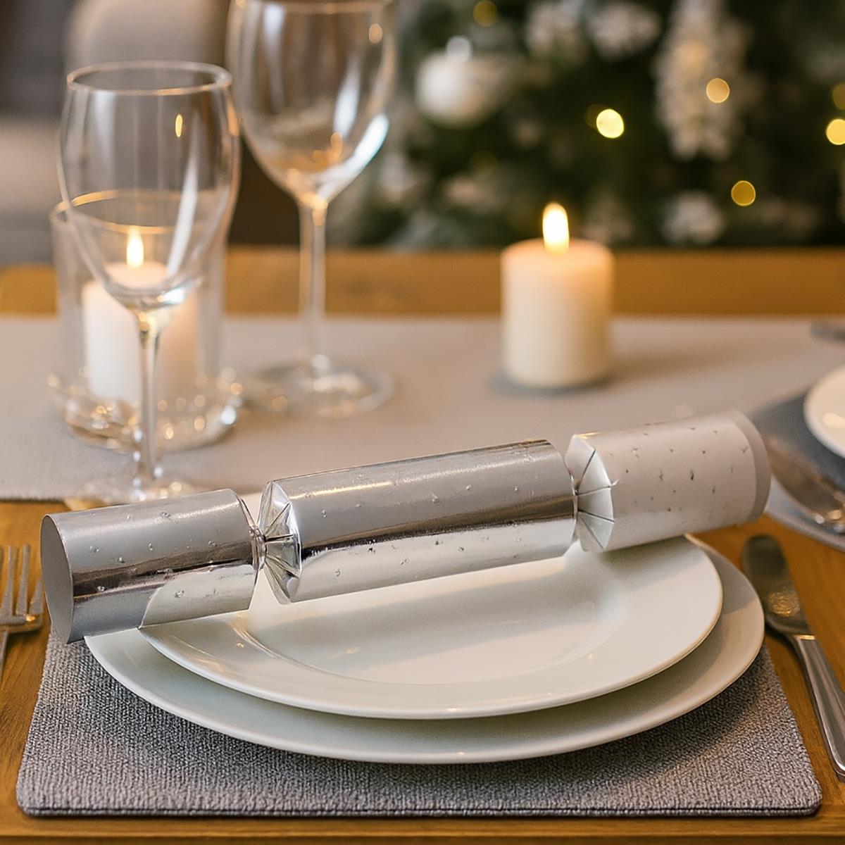 Catering Christmas Crackers Pack of 50 Gold Silver Party Wedding Hats Gifts - Picture 13 of 17