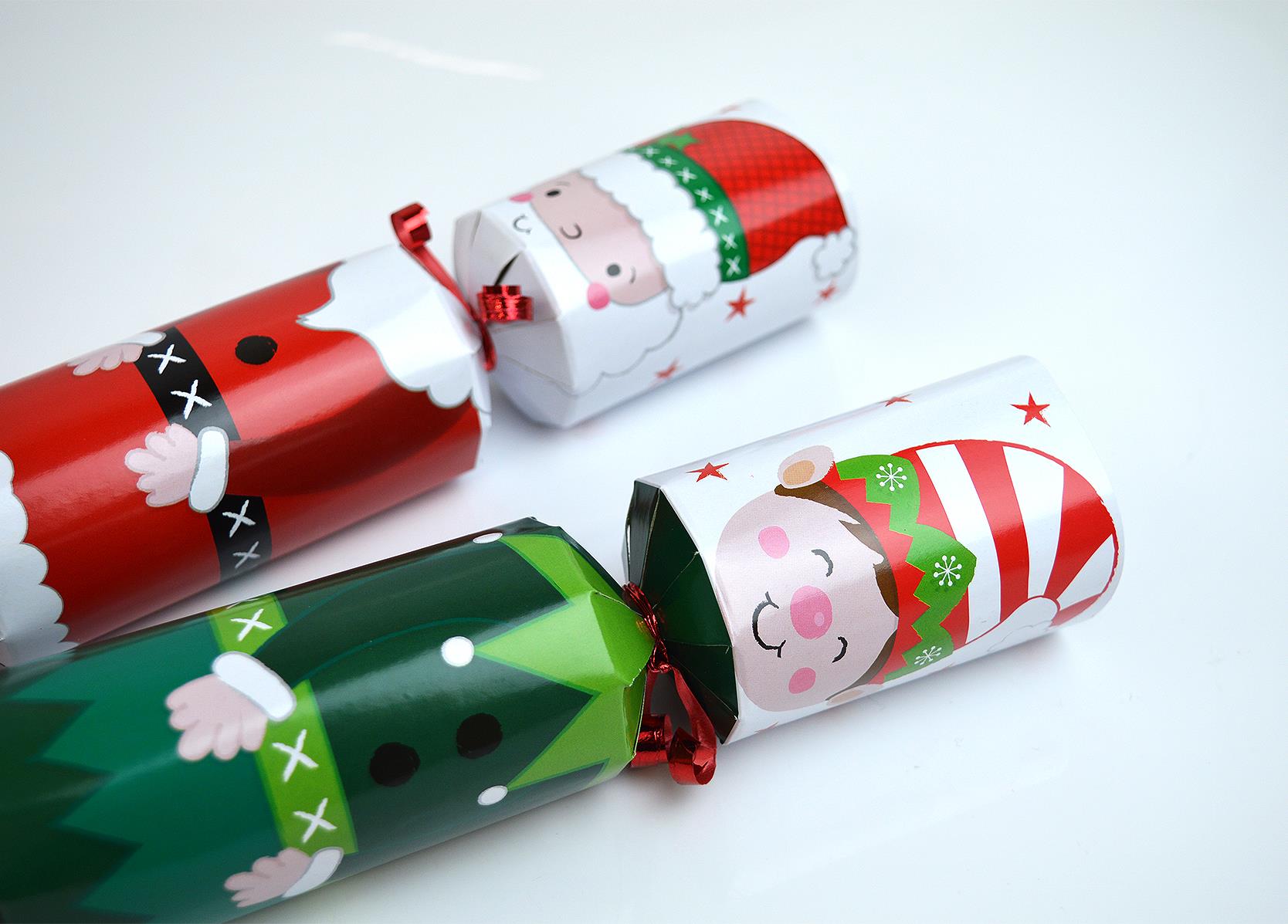 6 Christmas Crackers Family Xmas Eve Game Racing Reindeer , Santa Elf - Picture 3 of 8