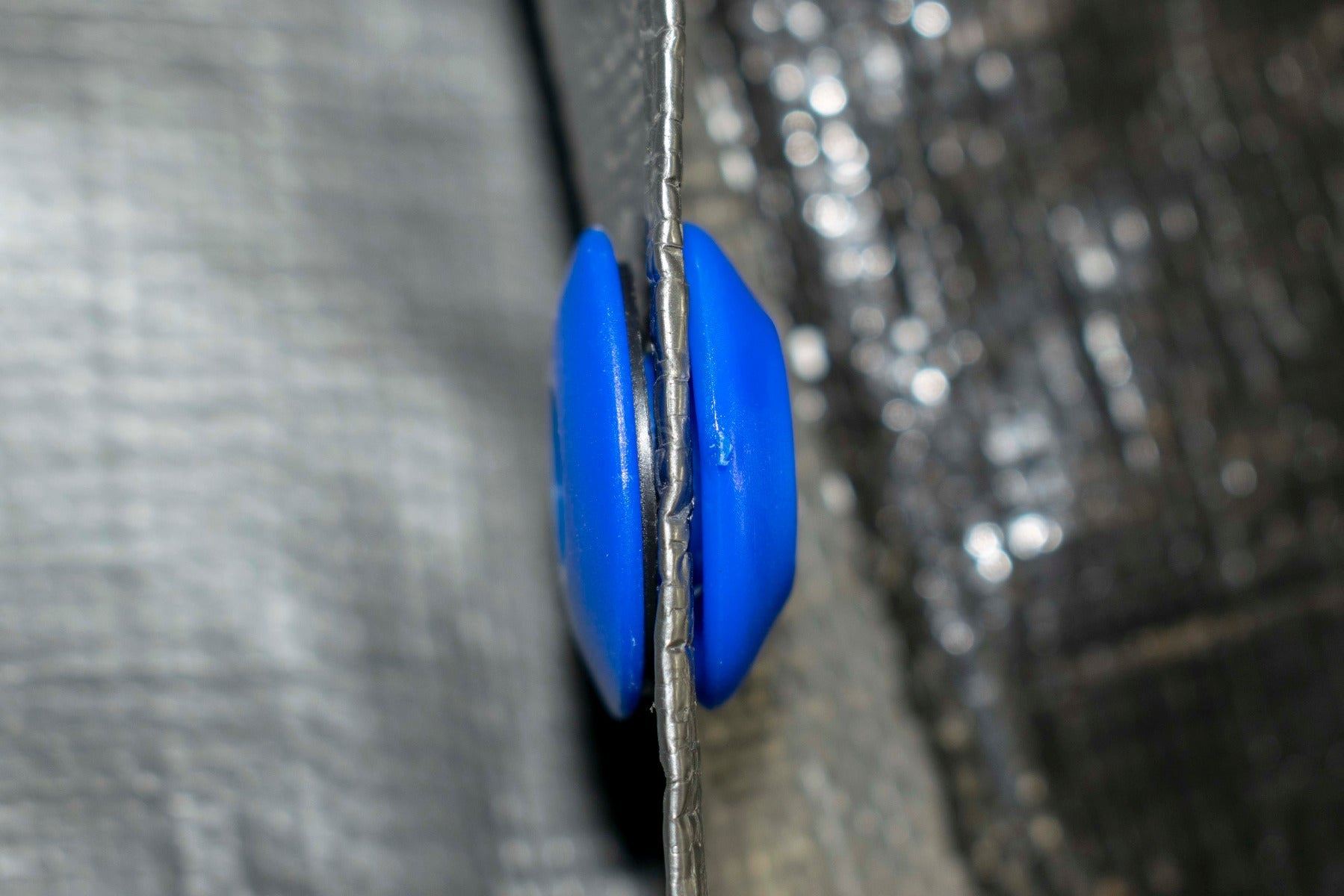 10x Tarpaulin Clip On Eyelets Plastic Snap Grommets Diagram and Installed View on Tarp