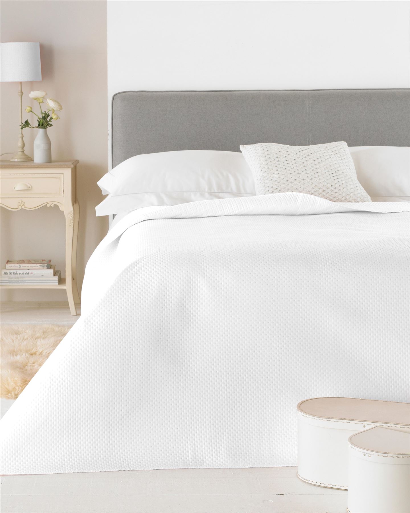 Luxury Sophia Micromink Bedspread Double King Size Throw, 200 x 200 cm - Picture 6 of 7