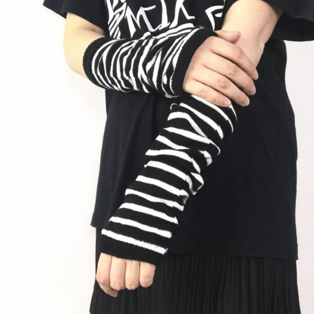 Ro Rox Gothic Striped Armwarmers Fingerless Thumbhole Elbow Gloves Knitted Punk - Picture 8 of 9