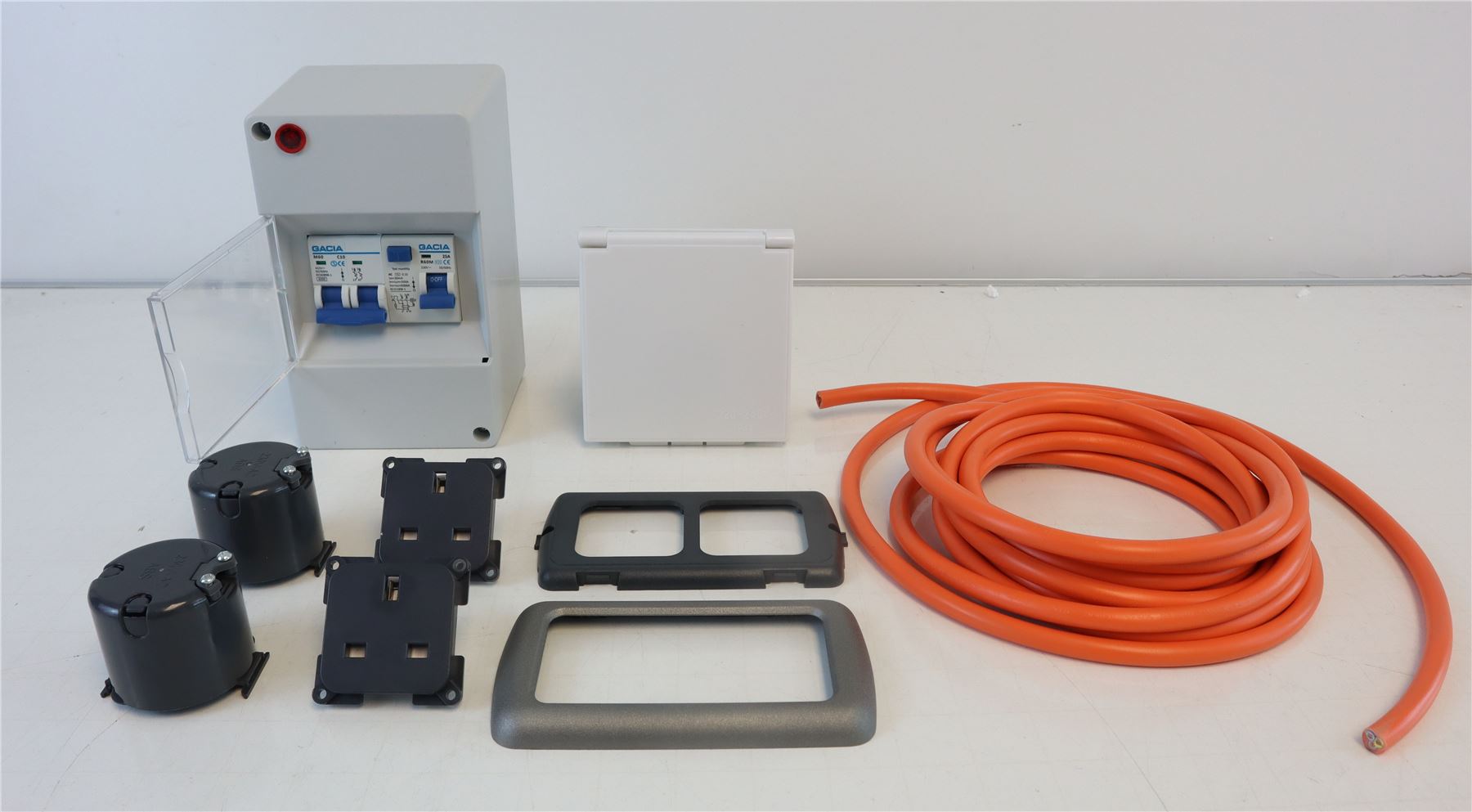 Campervan//Motorhome 240v Hook-up Kit,240v Sockets,RCD /& MCB Consumer Unit White
