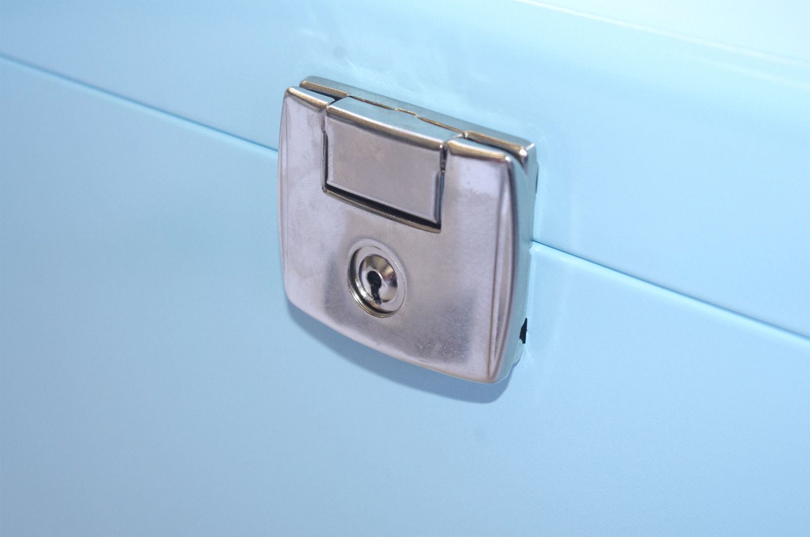 Metal File Storage Box A4 Lockable 5 Free Files OR Optional Suspension Files - Picture 12 of 32