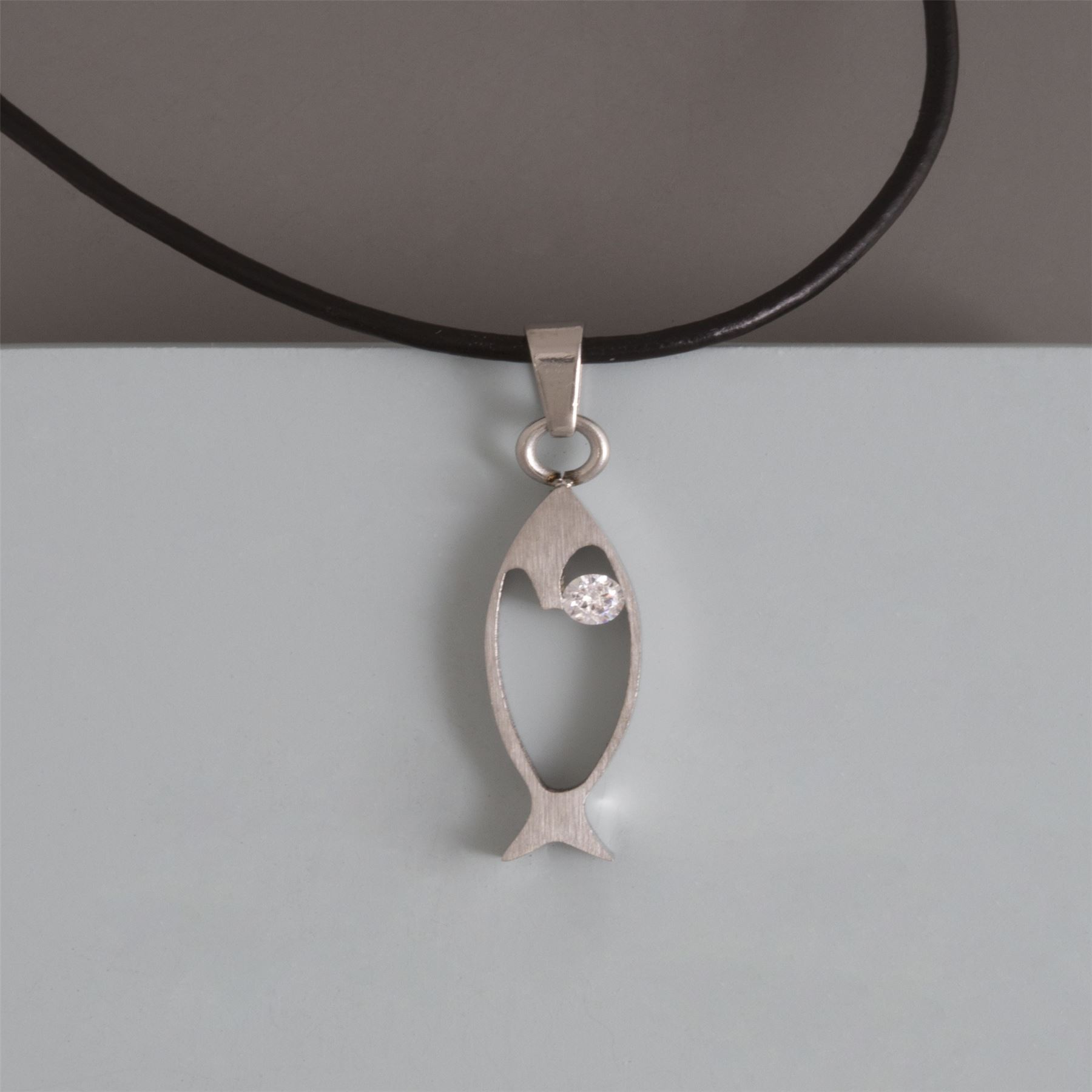 Stainless steel fish pendant with CZ centre - Picture 26 of 27