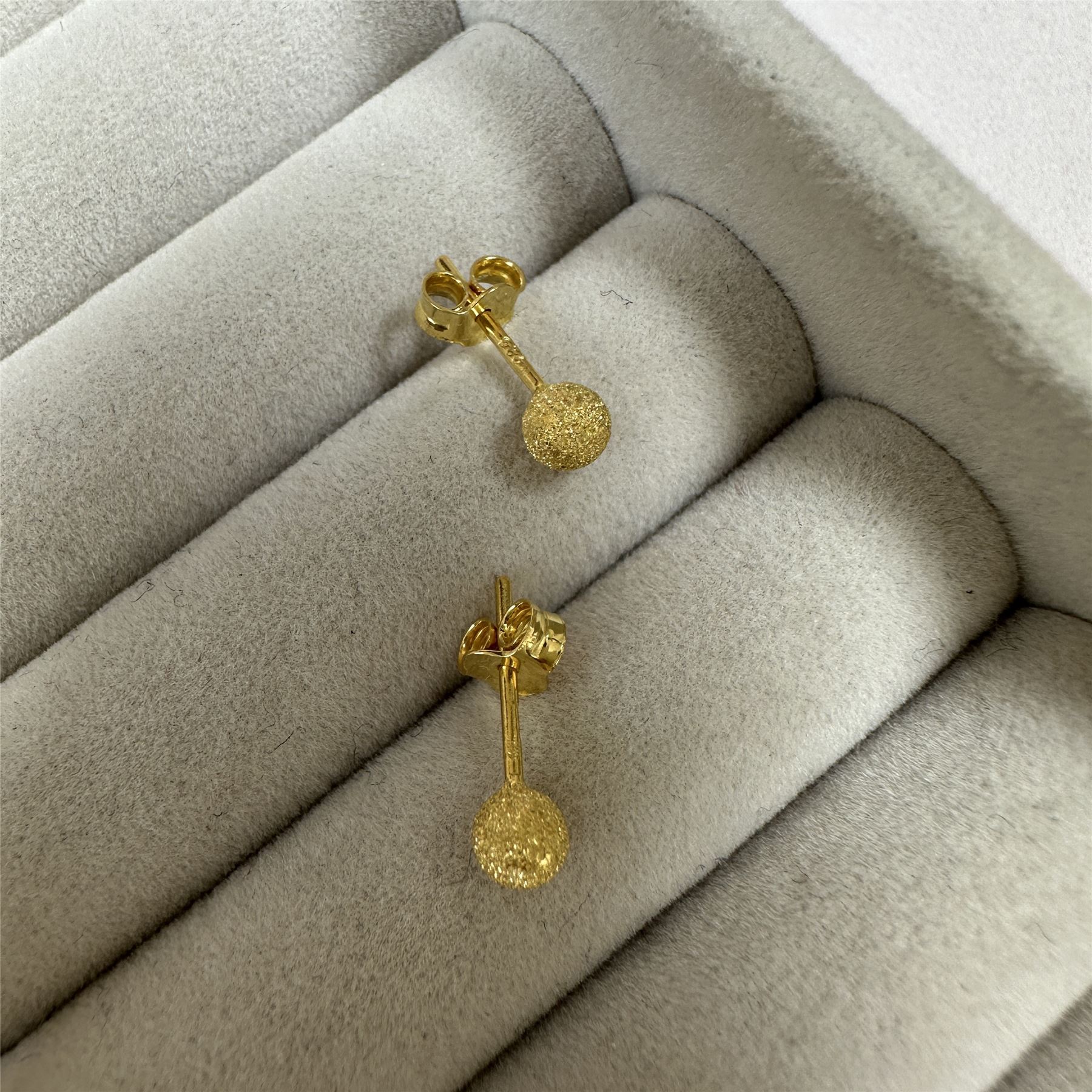 Gold Ball Stud Earrings 10 Mm Frosted Sterling Silver Ball Stud - Foto 8