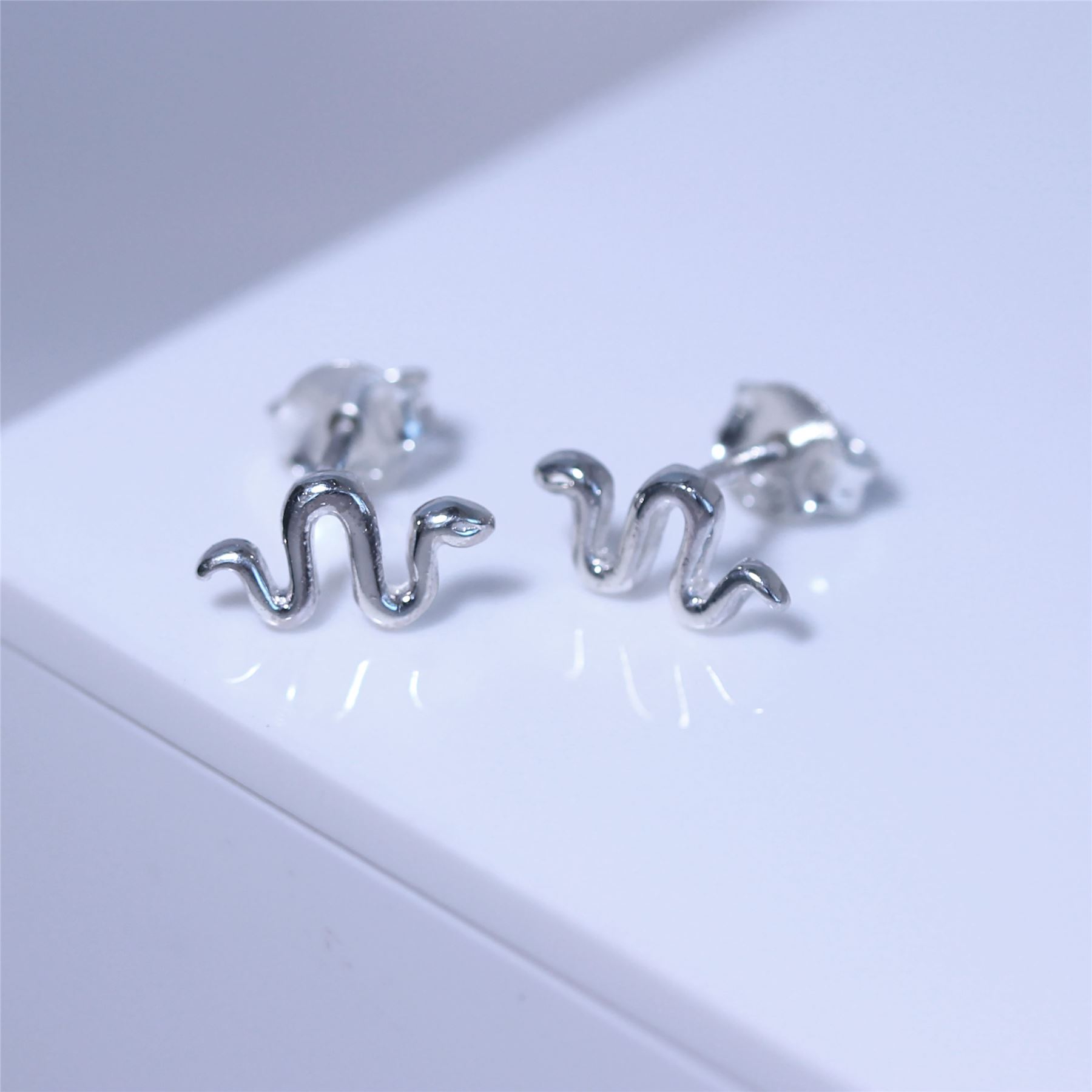 Boucles d'oreilles petit serpent en argent sterling