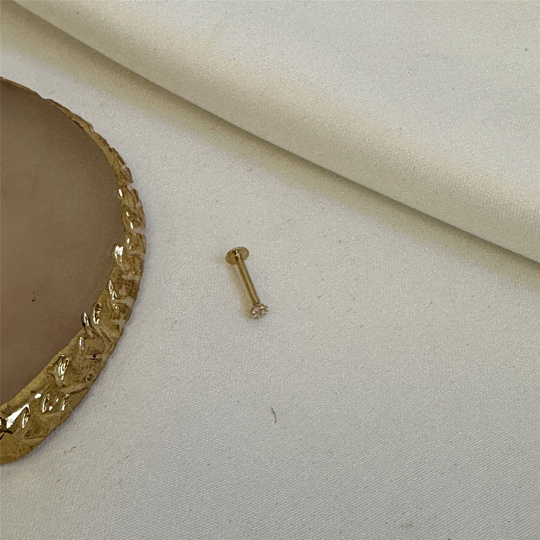 9ct Gold Labret Monroe with Square Crystal CZ Top