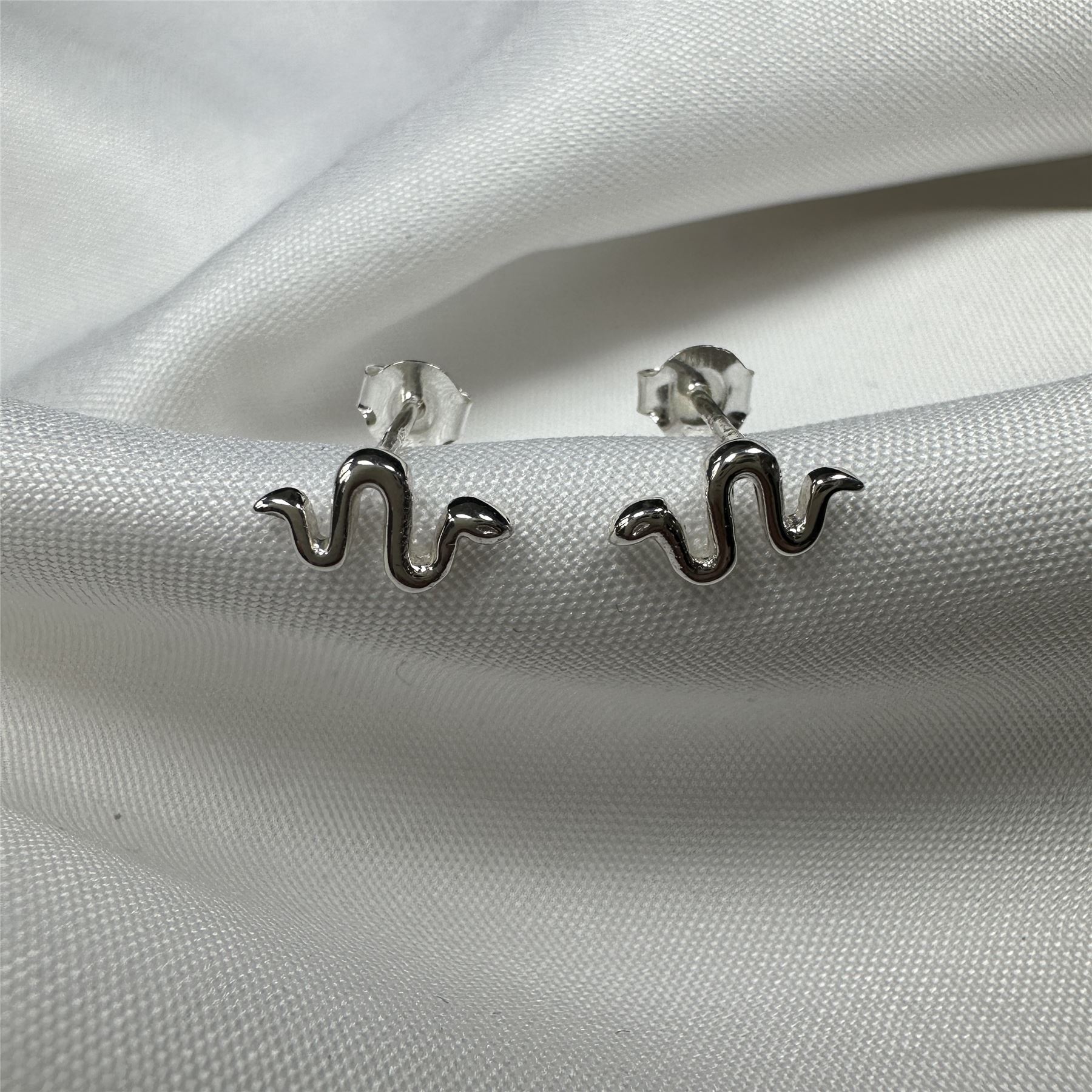 Boucles d'oreilles petit serpent en argent sterling