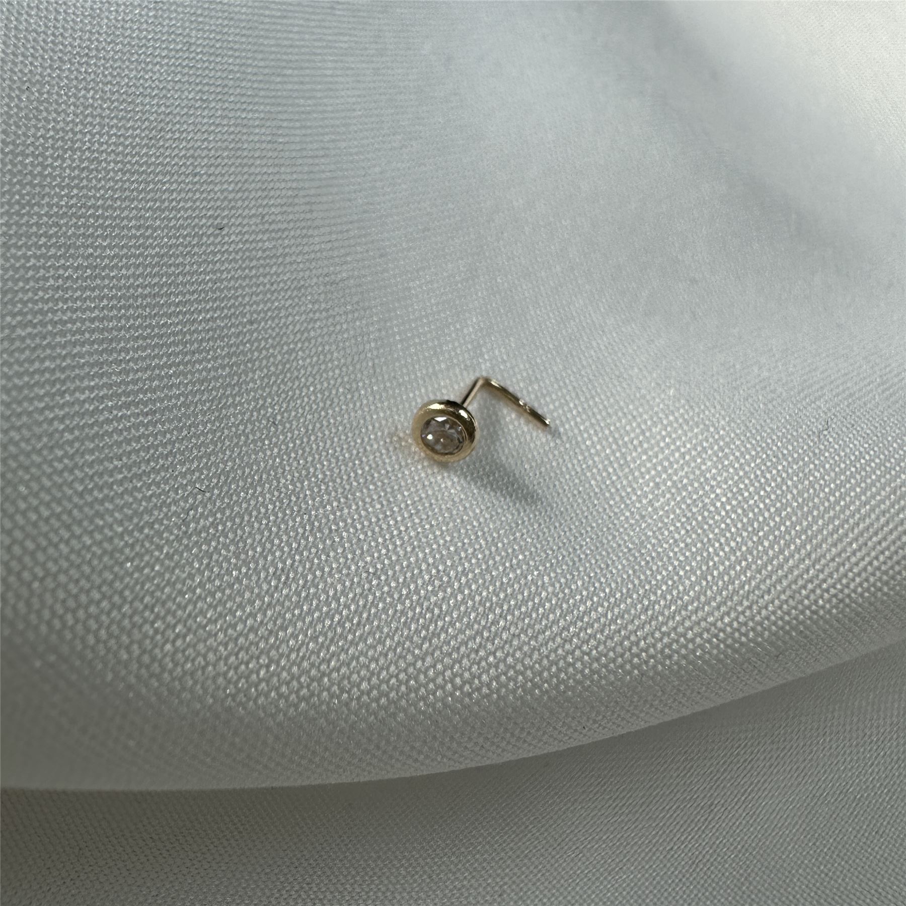 9ct Yellow Gold 2.75mm Round CZ Crystal L Nose Stud Pin - 3 Colours & Set - Picture 13 of 15