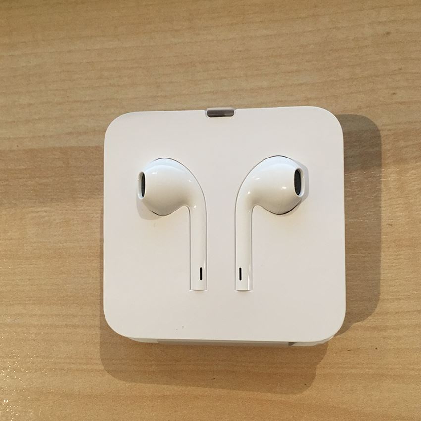 Genuine Apple iPhone 7 & 7 Plus Lightning EarPods Headphones Earphones