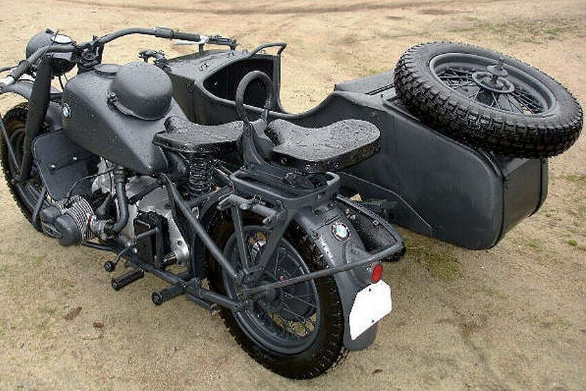 Italeri 7403 German Military Motorcycle with Sidecar 1:9th Scale