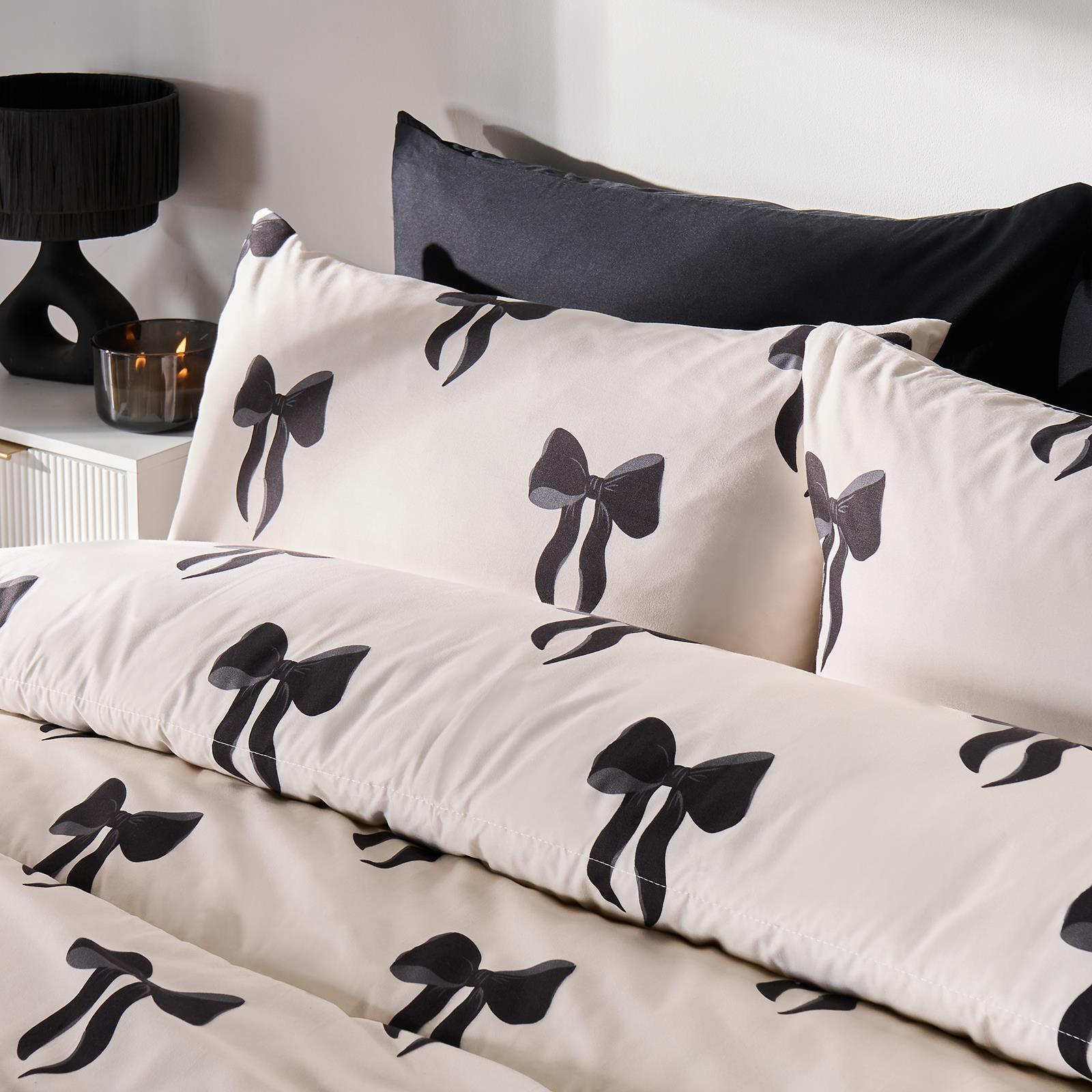 OHS Bows 10.5 Tog Coverless Duvet with Pillowcase Winter Warm Bedding Set