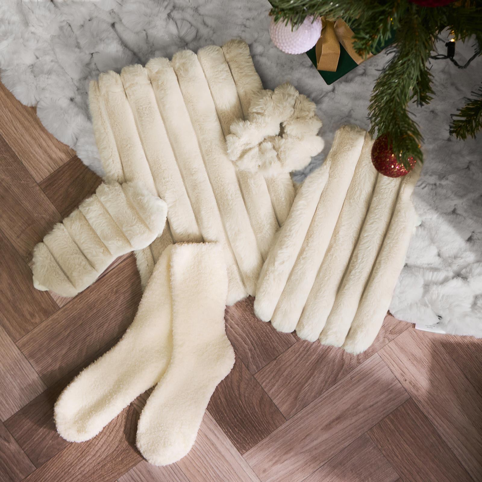 OHS Ribbed Faux Fur Winter Gift Set Hot Water Bottle Socks Eye Mask Scrunchie
