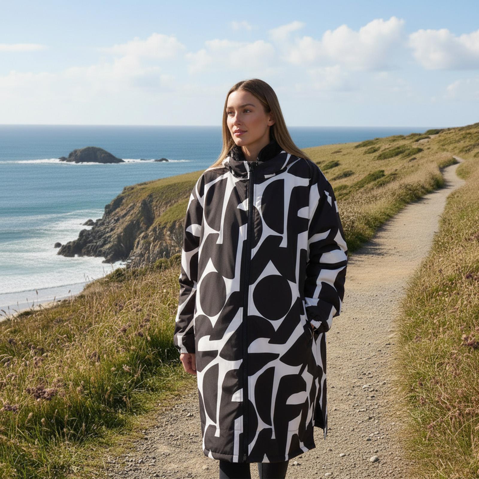 OHS Drying Changing Robe Geo Print Sherpa Lined Water Resistant Oversize Coat