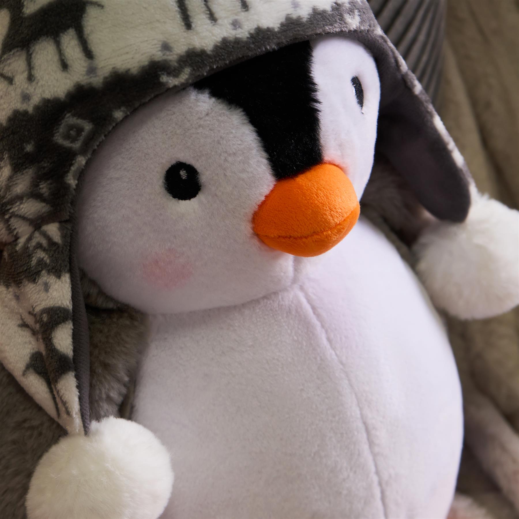 OHS Penguin Decorative Cushion Xmas Filled Scatter Pillow Home Decor