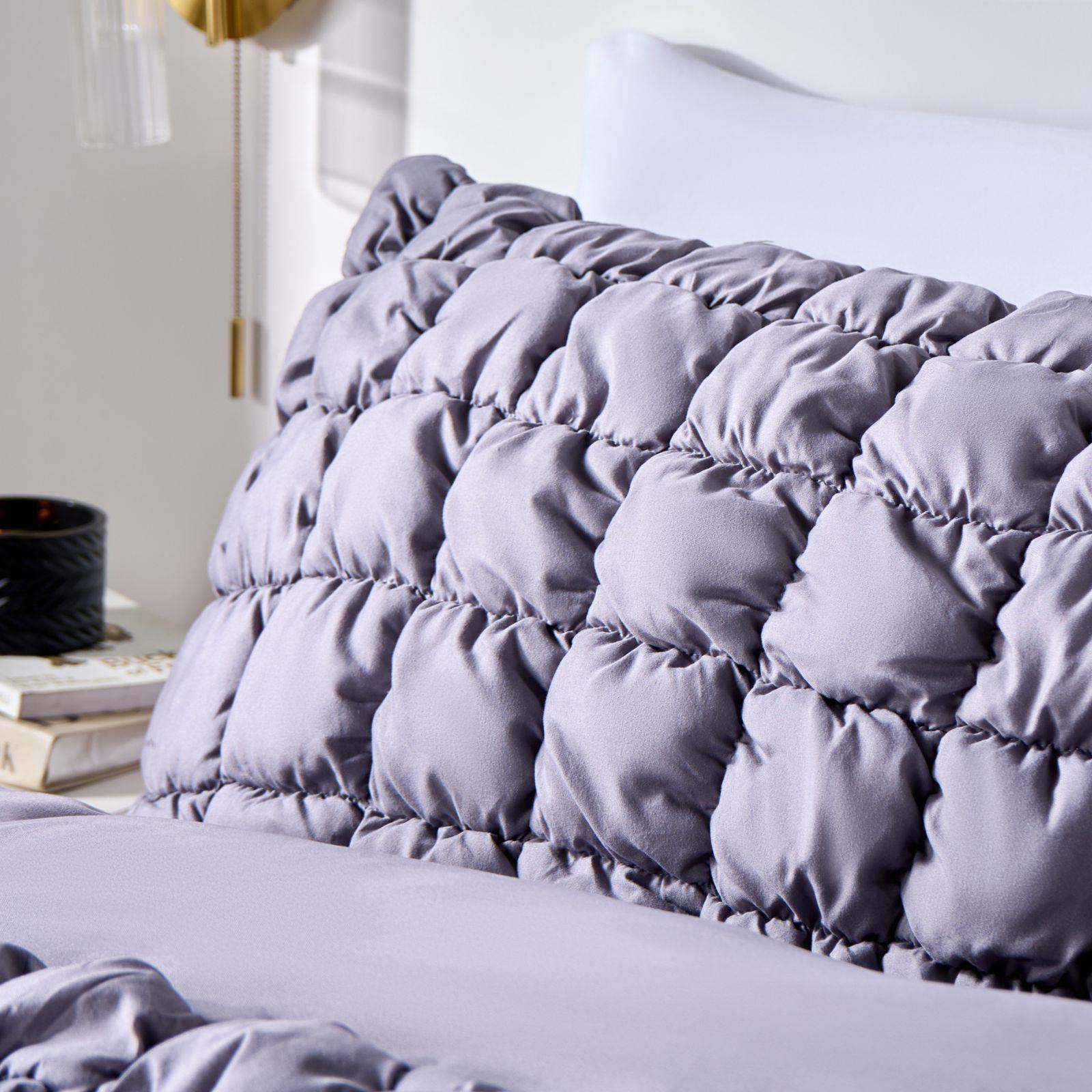 OHS Filled Quilted Seersucker Duvet Cover Bedding Set