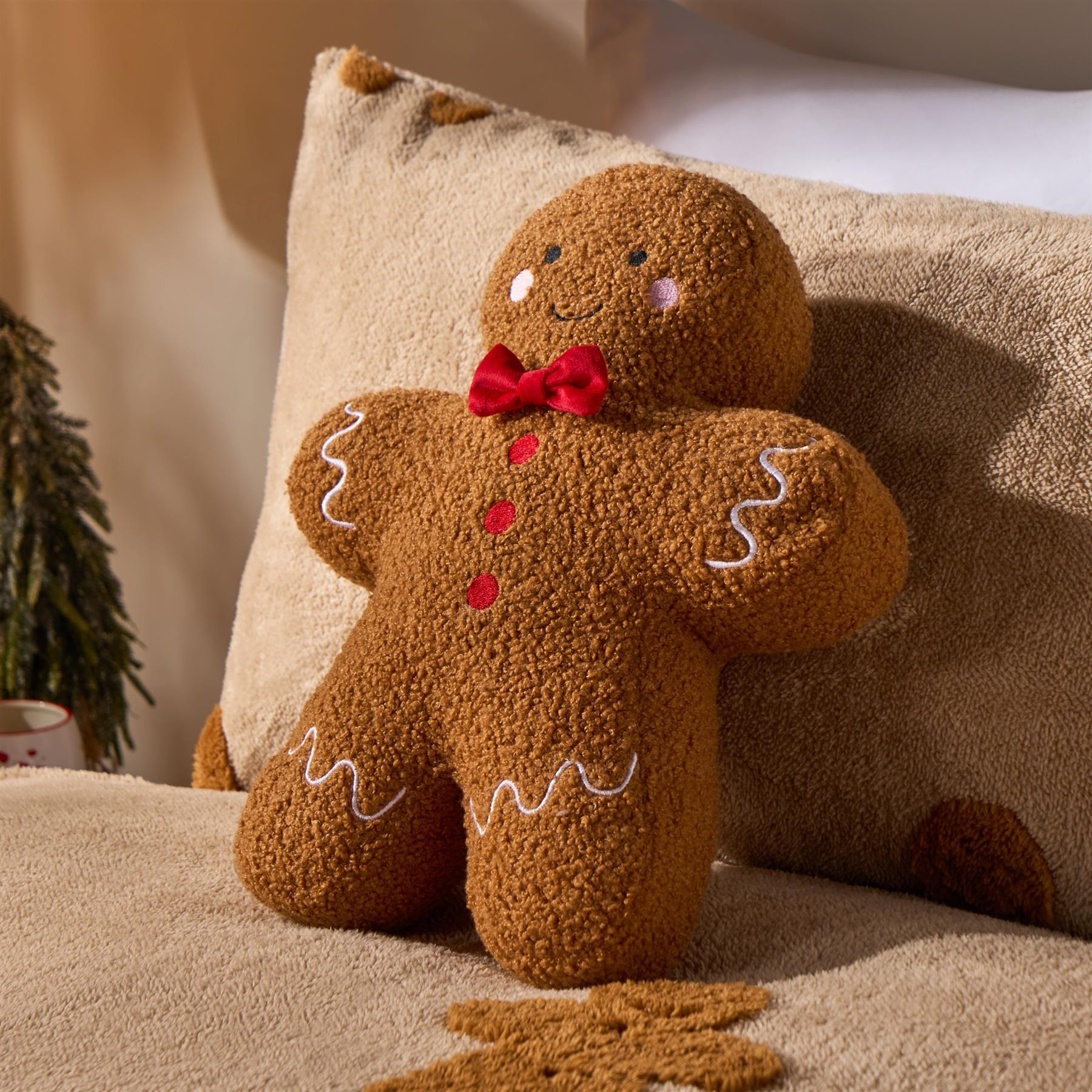 OHS Gingerbread Cushion Christmas Festive Decorative Novelty Scatter Pillow