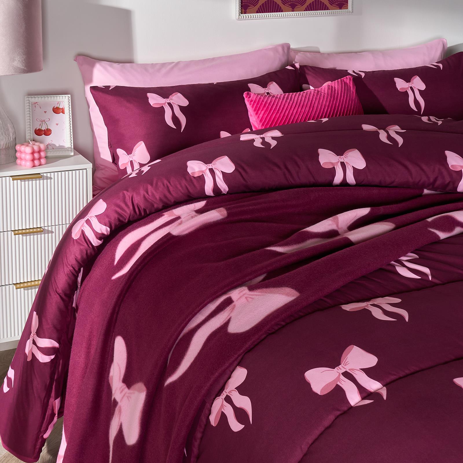 OHS Bows 10.5 Tog Coverless Duvet with Pillowcase Winter Warm Bedding Set