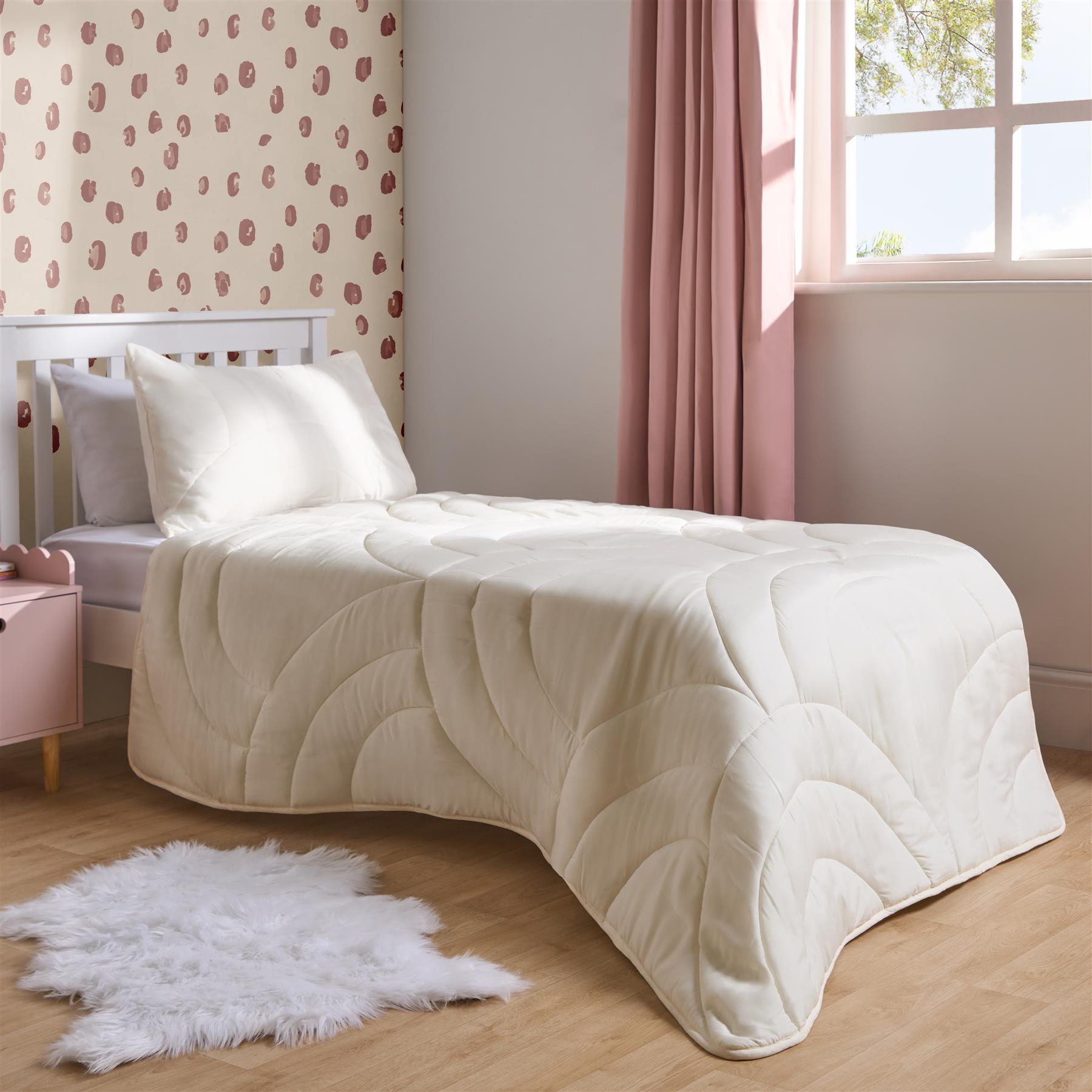 OHS Arches Coverless 7.5 TOG Duvet Quilted Bedding Set with Pillowcase