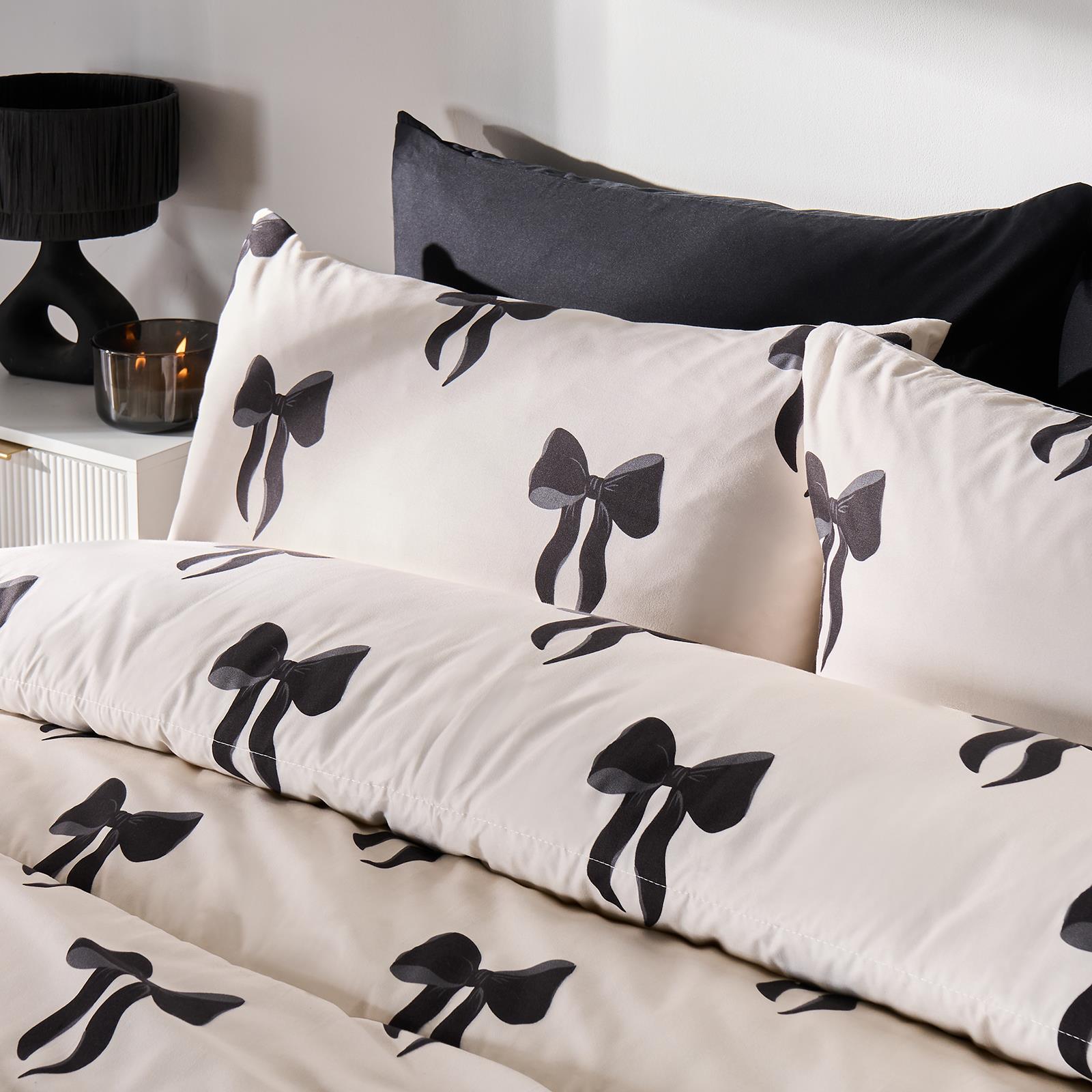 OHS Bows 10.5 Tog Coverless Duvet with Pillowcase Winter Warm Bedding Set