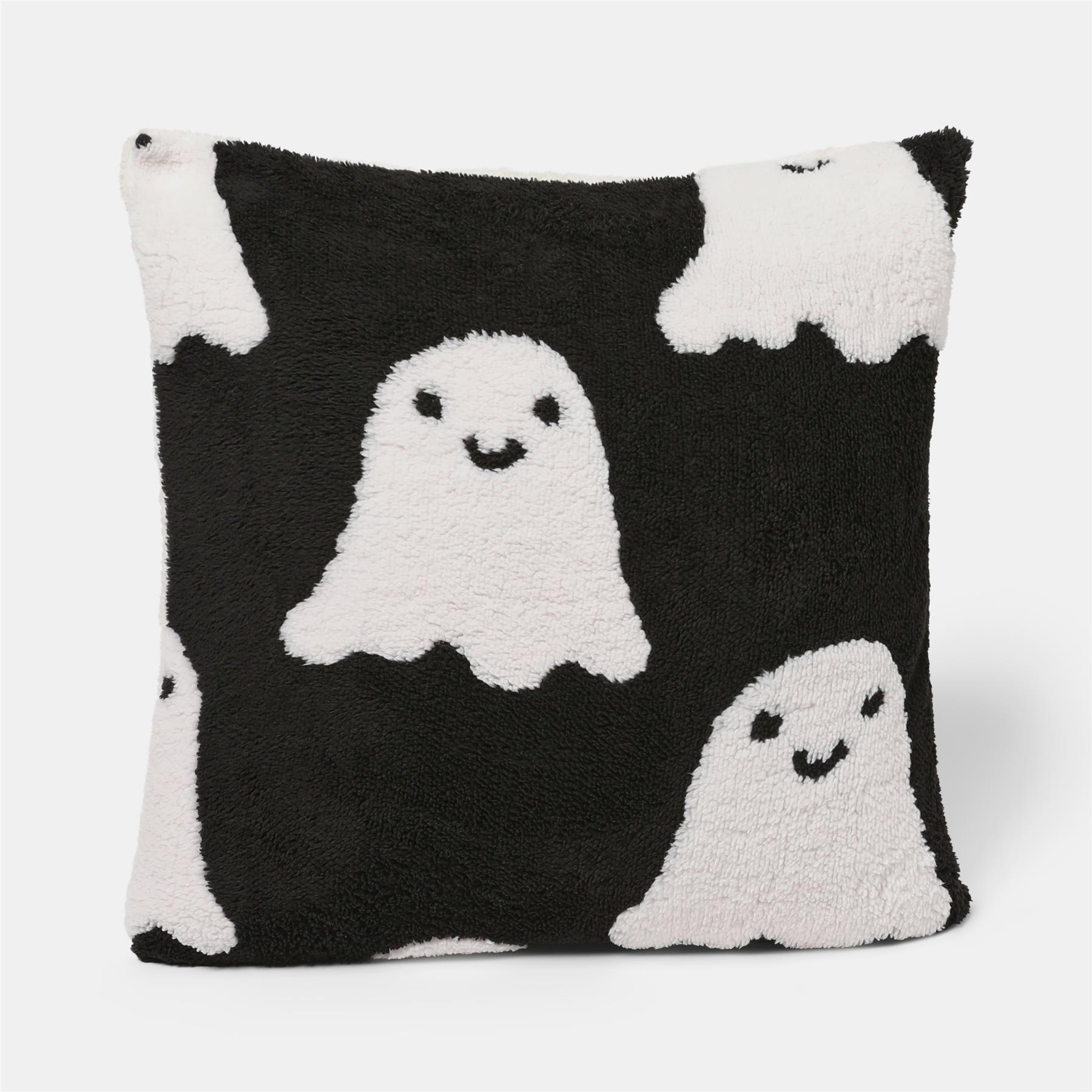 OHS Tufted Halloween Cushion Covers 2/4 Pack Fleece Warm Filled Cushions