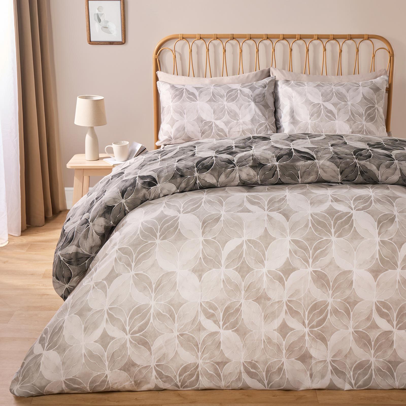 Geo Duvet Cover Set Quilt Pillowcase Watercolour Soft Bedding Double King Size