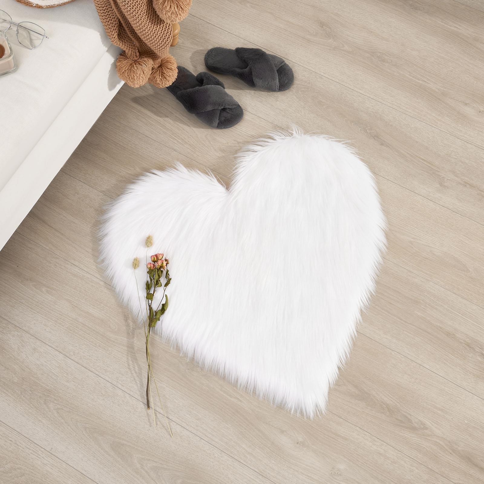 Sienna Heart Shaped Rug Faux Sheepskin Fur Fluffy Fleece Bedroom Home Carpet Mat - Picture 14 of 17