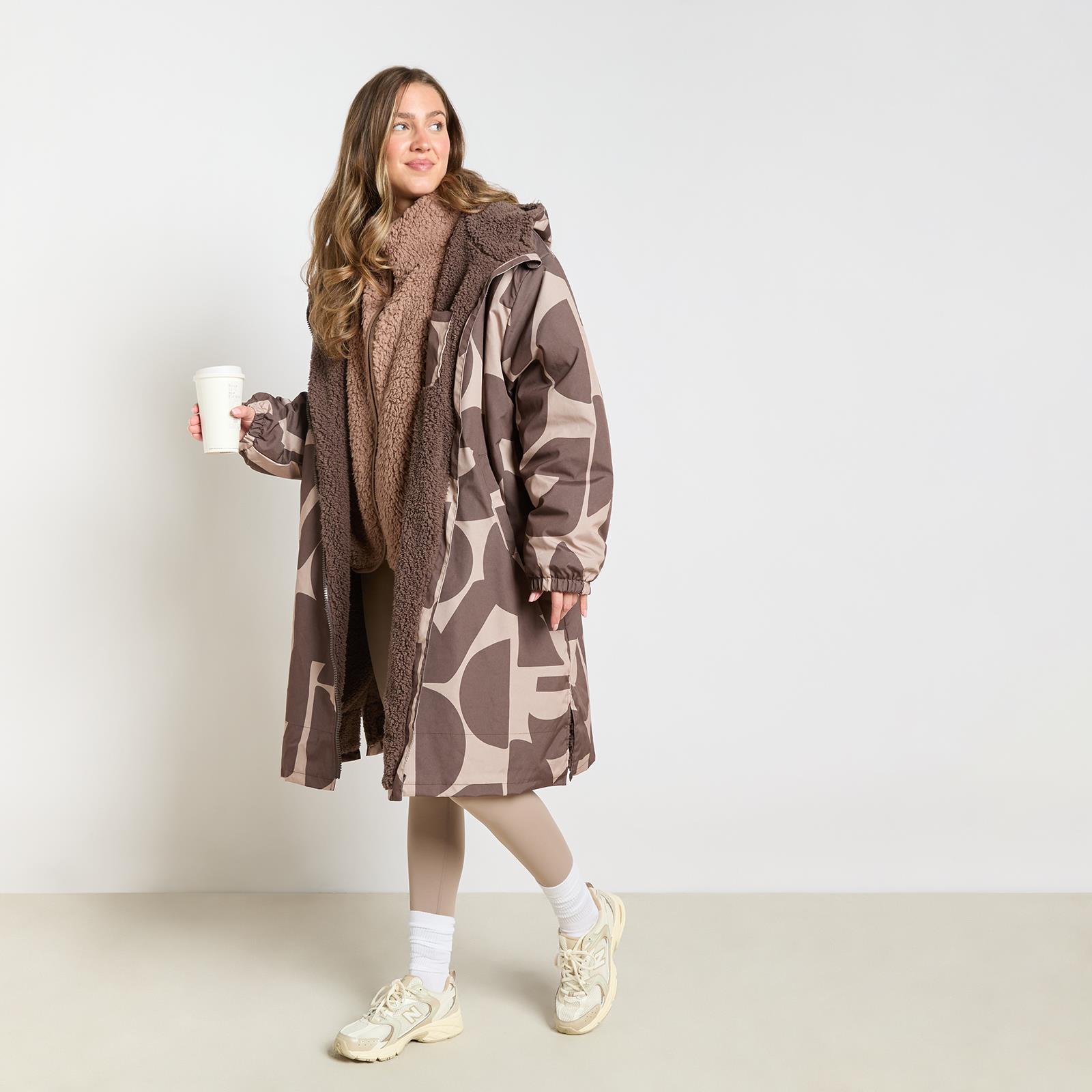 OHS Drying Changing Robe Geo Print Sherpa Lined Water Resistant Oversize Coat
