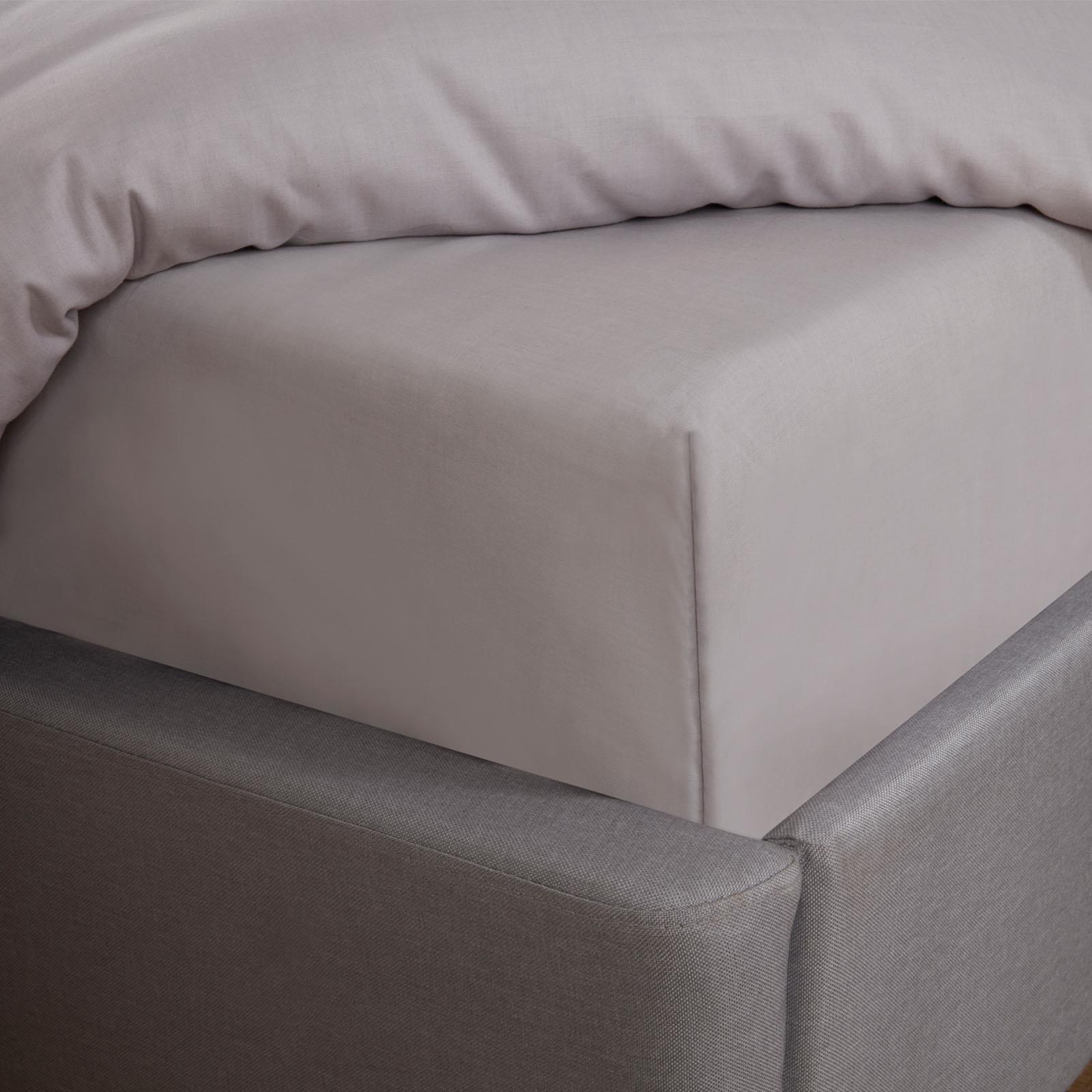 OHS Luxury Plain Dye Polycotton 30cm Deep Full Elasticated Bed Fitted Sheet
