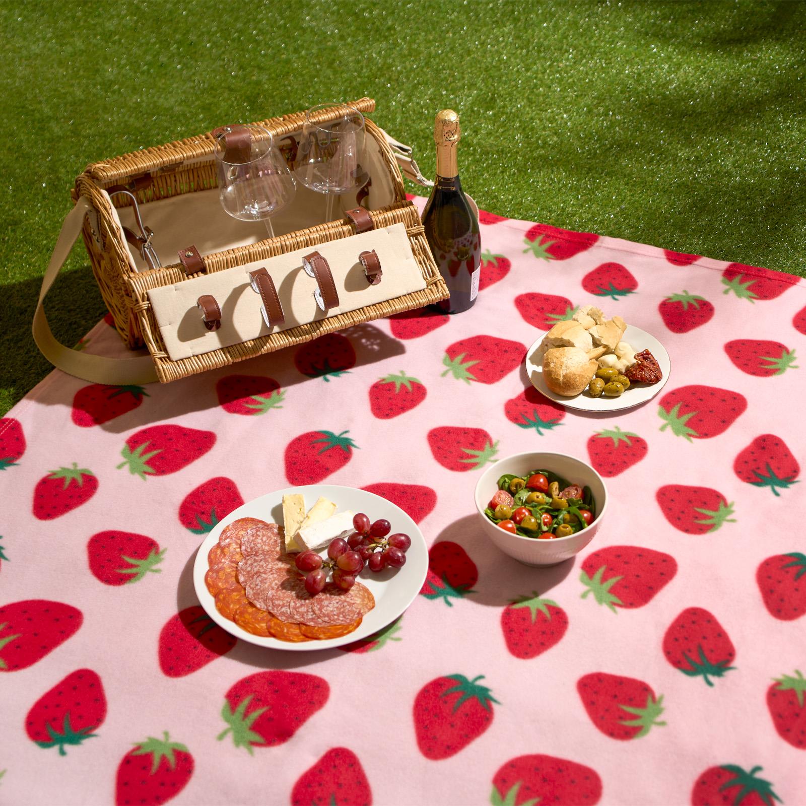 OHS Strawberry Print Throw Soft Polar Fleece Lightweight Blanket - 120 x 150cm