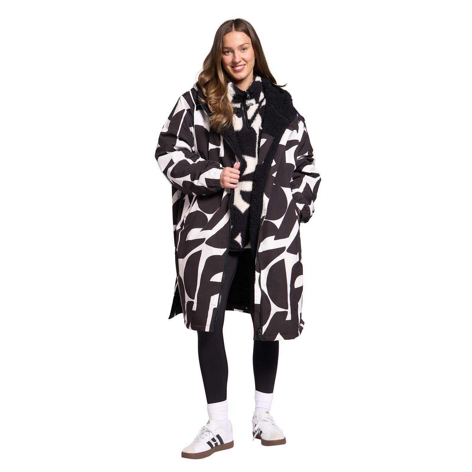 OHS Drying Changing Robe Geo Print Sherpa Lined Water Resistant Oversize Coat