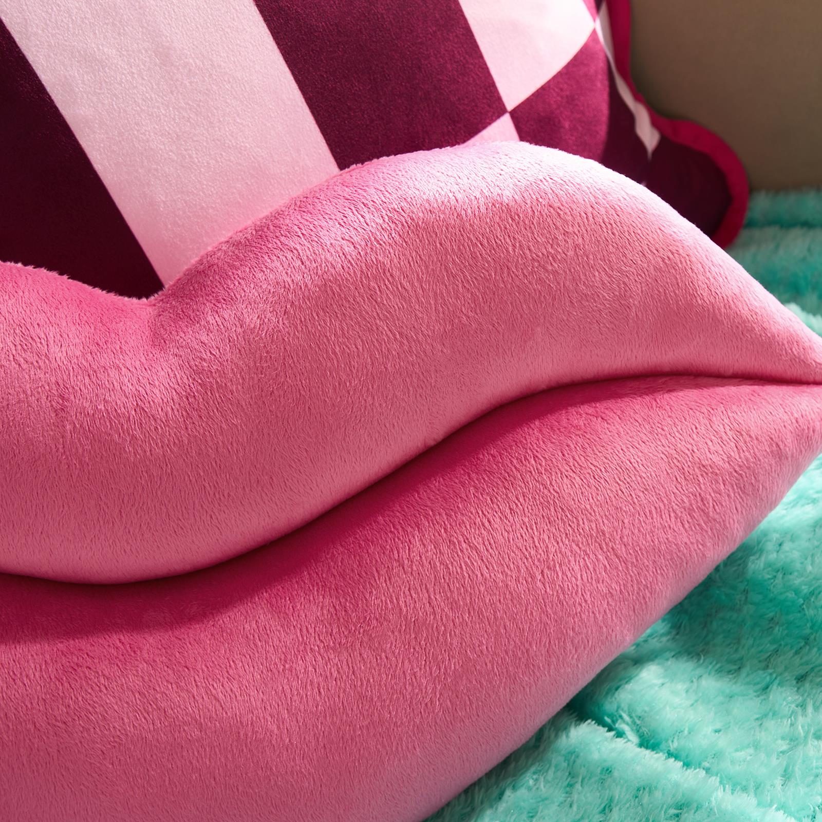OHS Lips Shaped Cushion Decorative Filled Scatter Throw Pillow Home Decor
