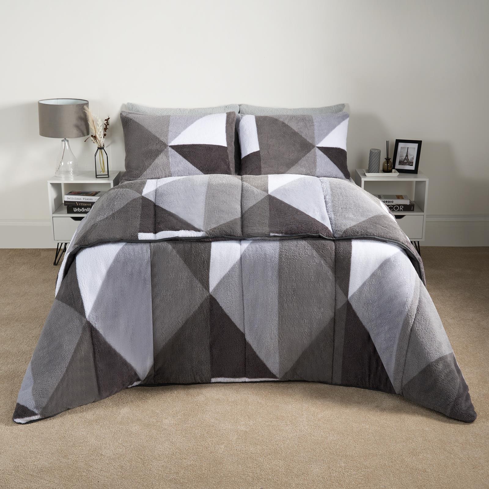Geometric Teddy Fleece Coverless Duvet Quilt Geo Bedding Set 10.5 TOG Pillowcase - Picture 6 of 8