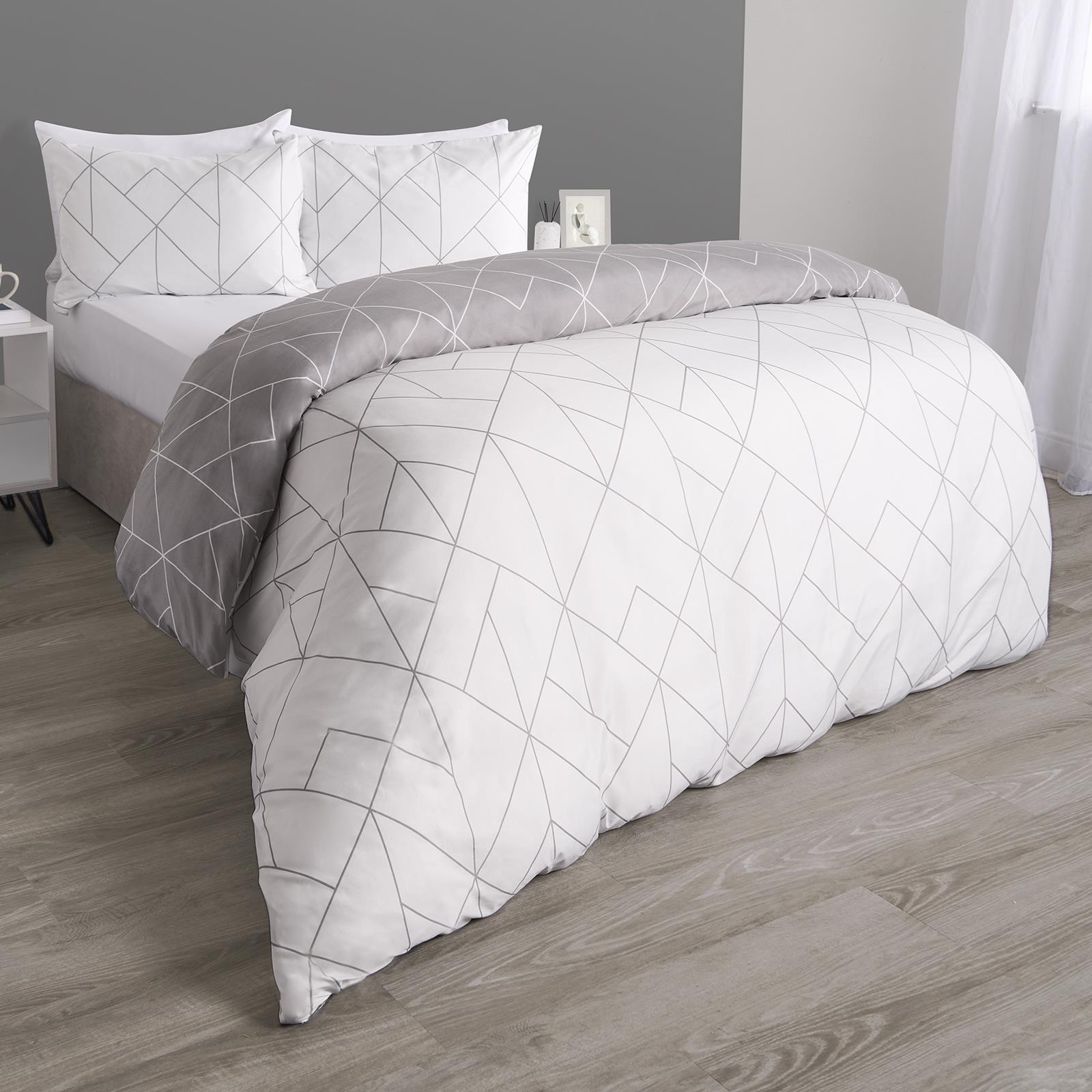 OHS Geometric Reversible Bedding Set Soft Quilt Duvet Cover with Pillowcase