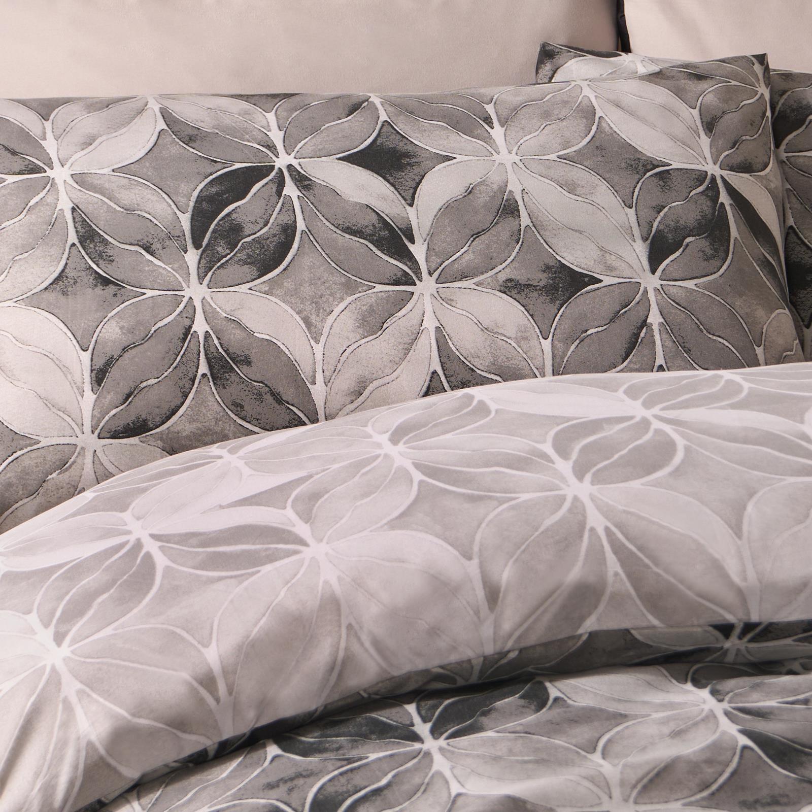 Geo Duvet Cover Set Quilt Pillowcase Watercolour Soft Bedding Double King Size