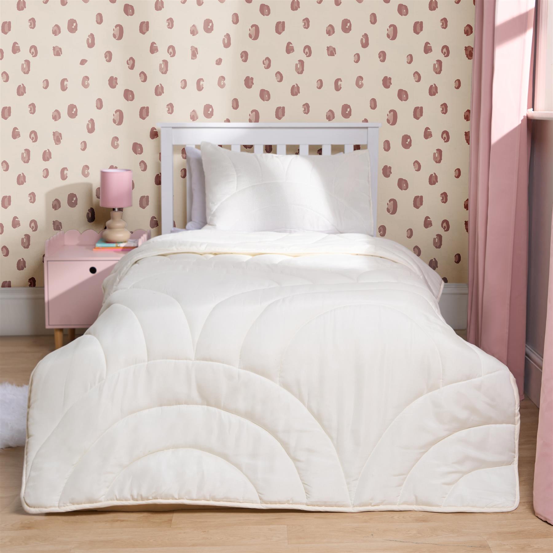 OHS Arches Coverless 7.5 TOG Duvet Quilted Bedding Set with Pillowcase