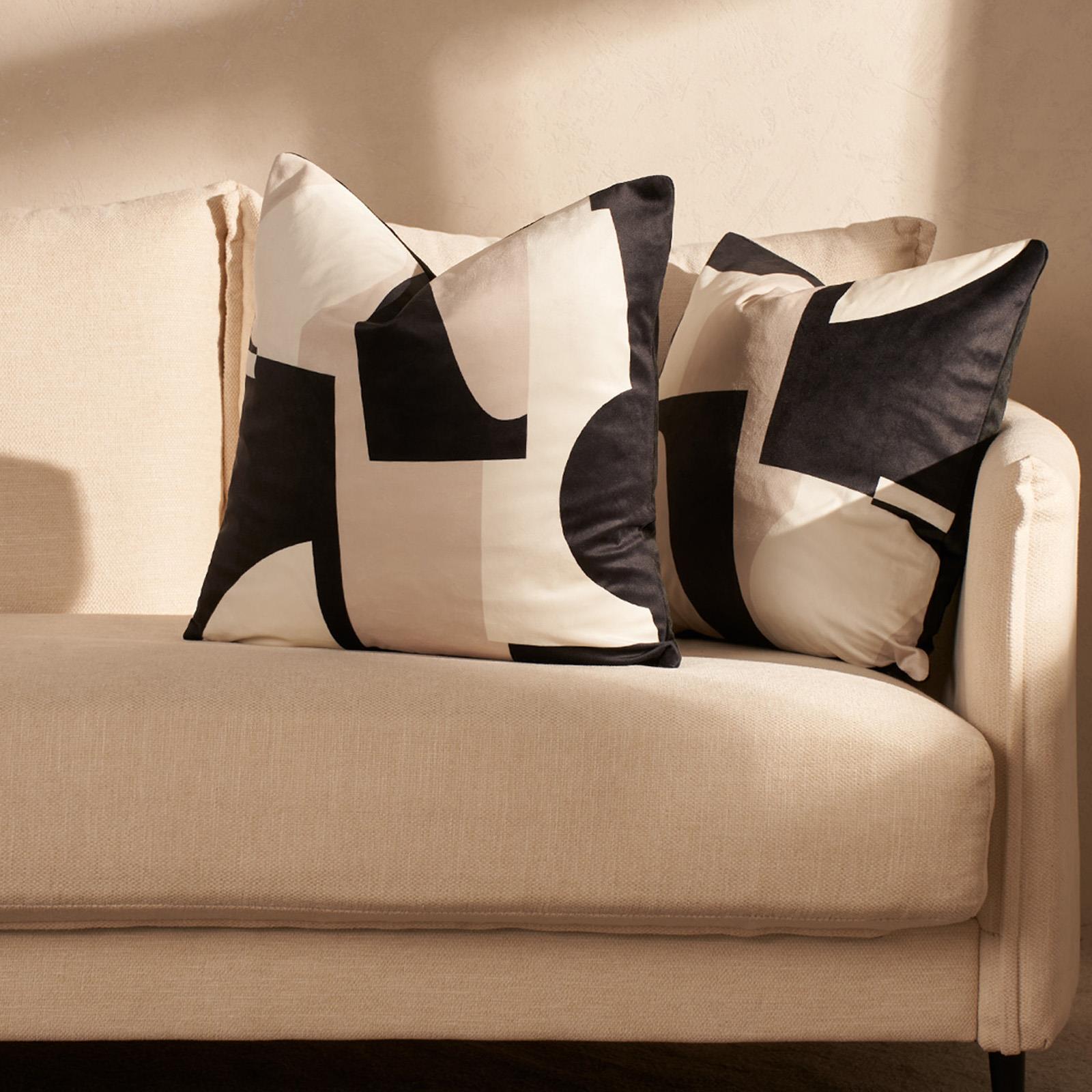 Abstract Cushion Covers Geo Matte Velvet Inner Pads 18 x 18 2/4 Pack Sofa Seat - Picture 6 of 13