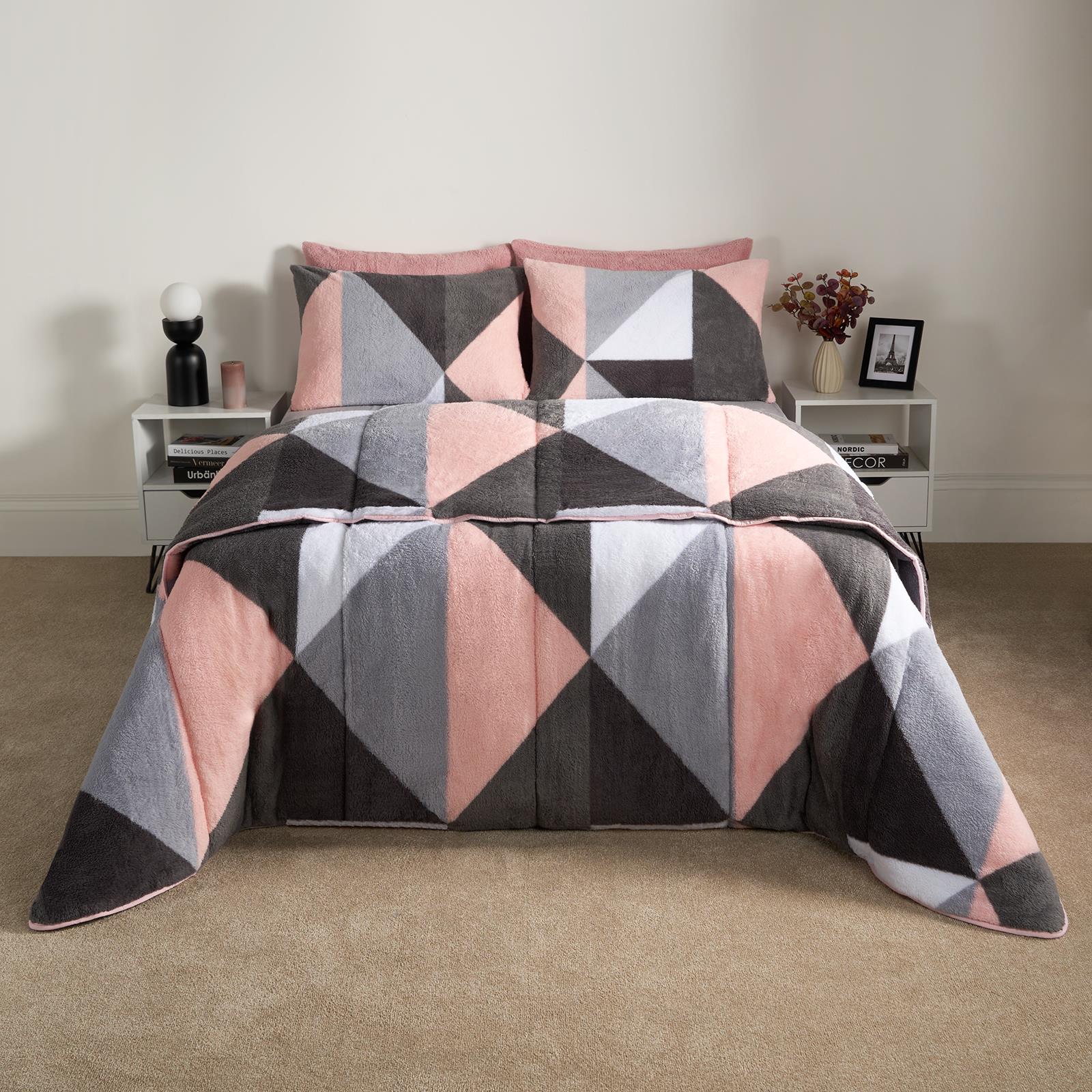 Geometric Teddy Fleece Coverless Duvet Quilt Geo Bedding Set 10.5 TOG Pillowcase - Picture 2 of 8