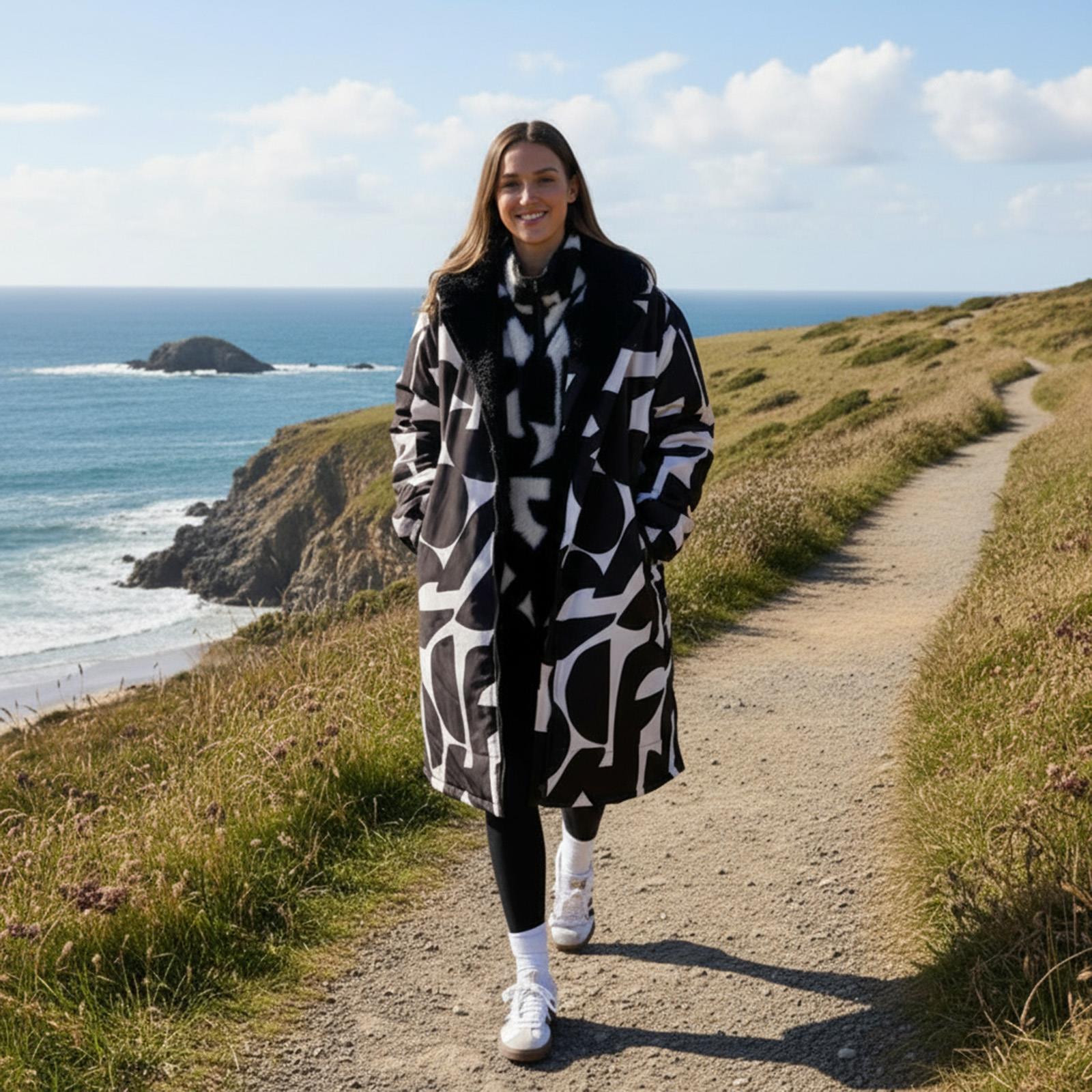 OHS Drying Changing Robe Geo Print Sherpa Lined Water Resistant Oversize Coat