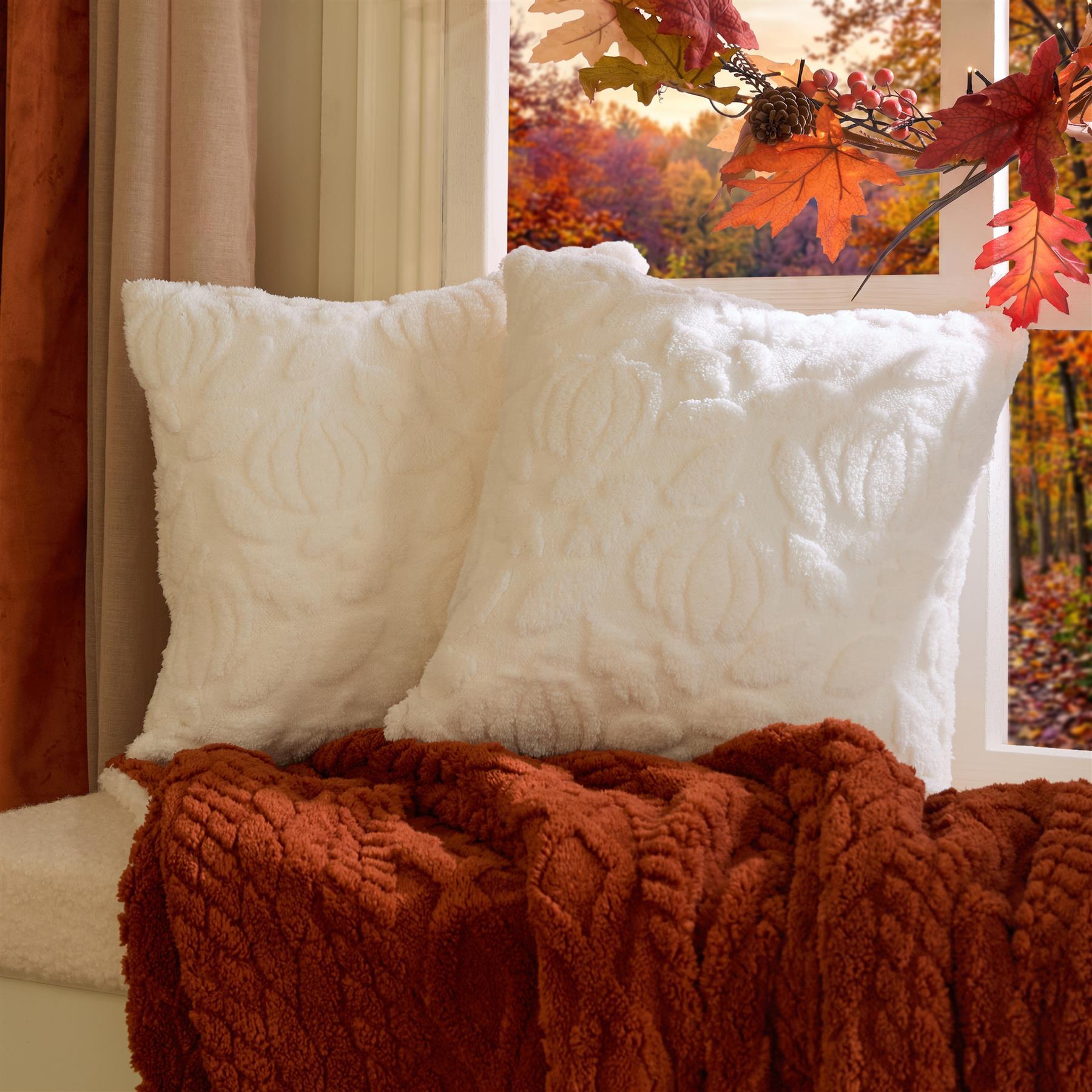 OHS Tufted Halloween Cushion Covers 2/4 Pack Fleece Warm Filled Cushions