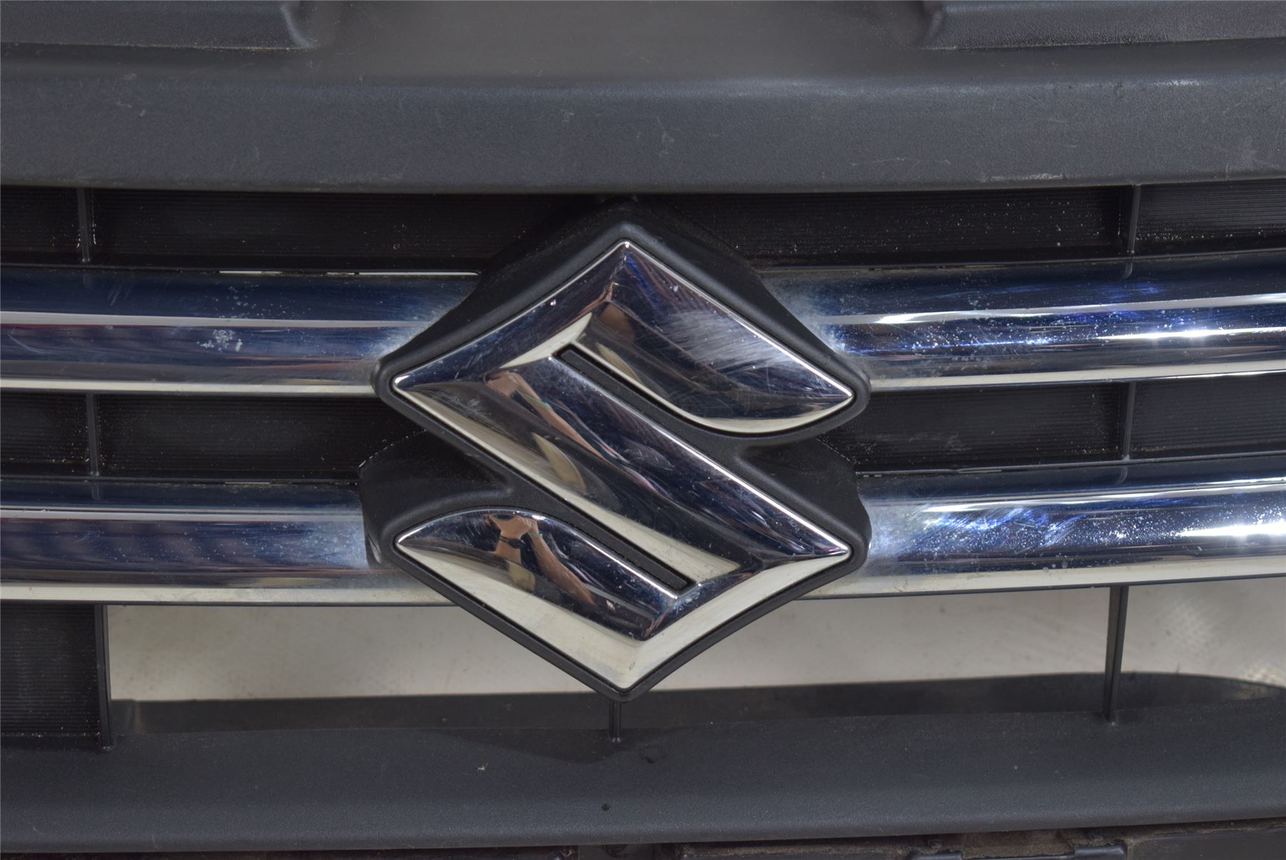 SUZUKI CELERIO 2015+ Onwards FRONT BUMPER UPPER TOP GRILLE AND BADGE